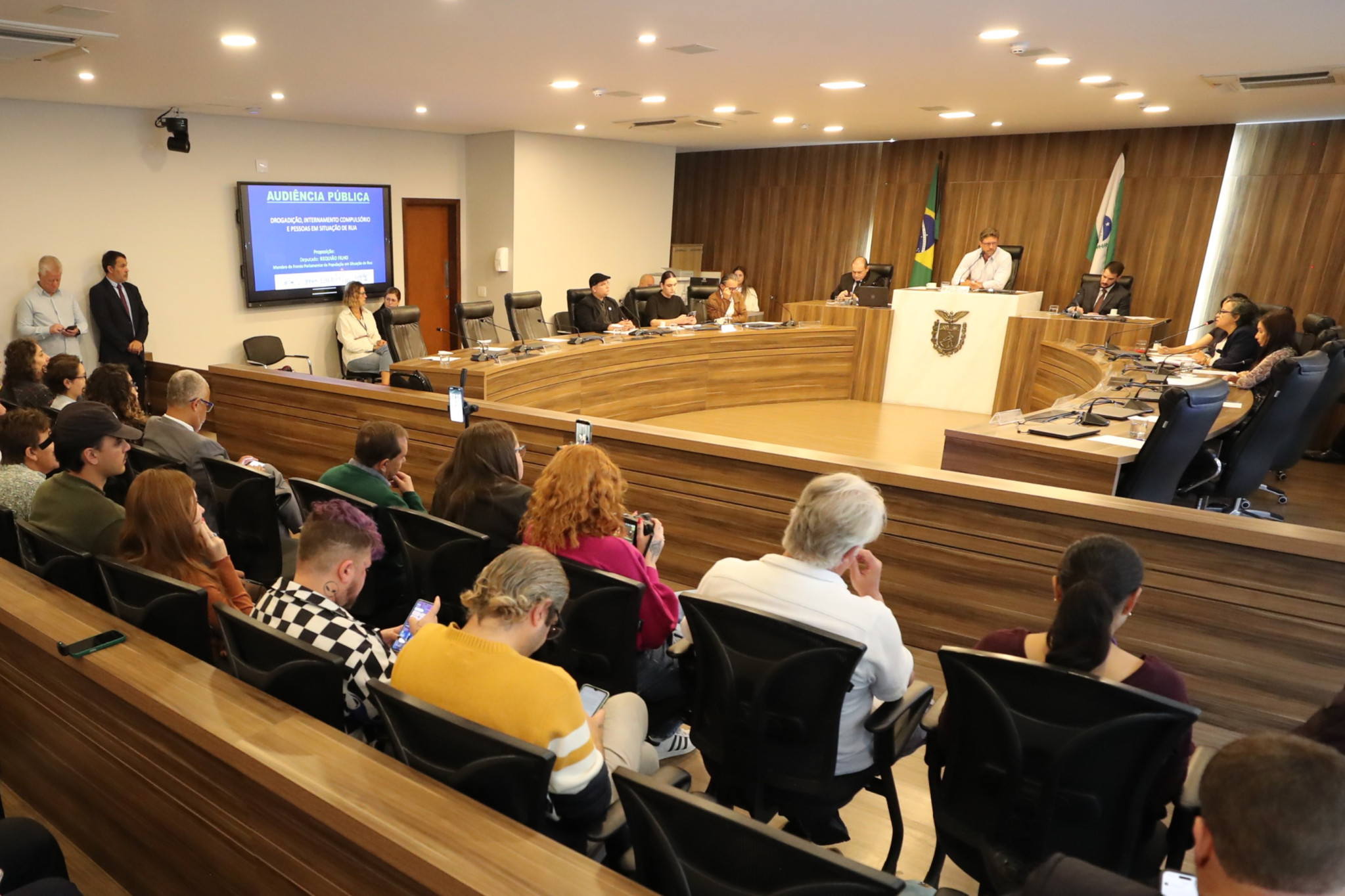 Assembleia promove debate sobre critérios, limites legais e impactos sociais da internação compulsória de pessoas em situação de rua