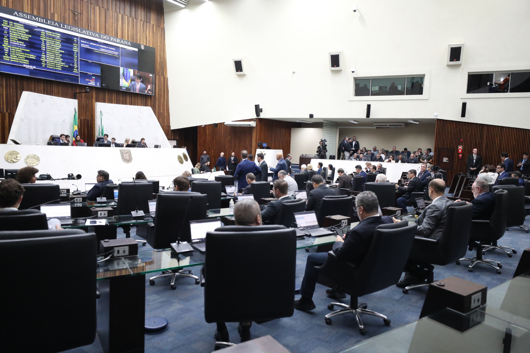 Segue para sanção proposta de reestruturação das carreiras da Polícia Civil do Paraná