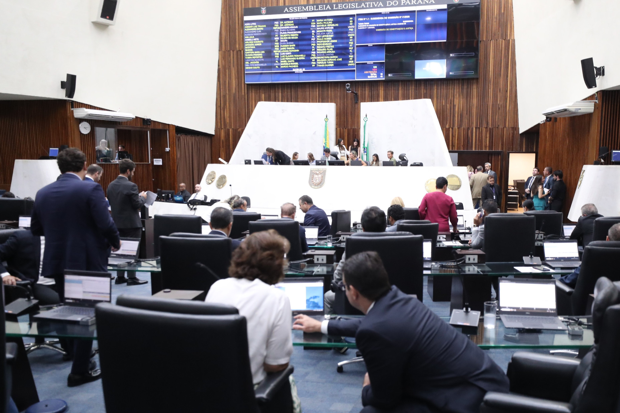 Deputados aprovam proposta que reduz o custo da CNH com novos valores para exames obrigatórios