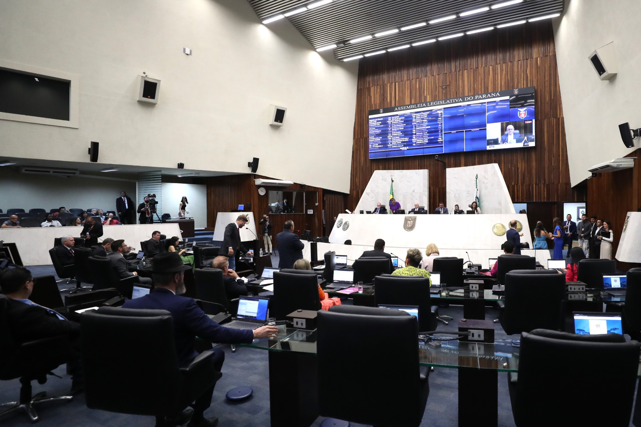 Deputados aprovam projeto para promover o combate, a conscientização e a prevenção à Síndrome de Burnout