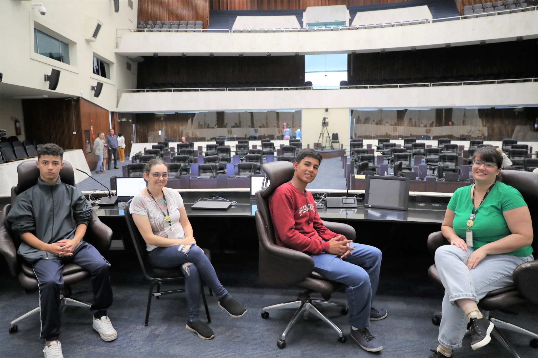 Assistidos pelo CAPS Infantil Centro Vida visitam a Assembleia