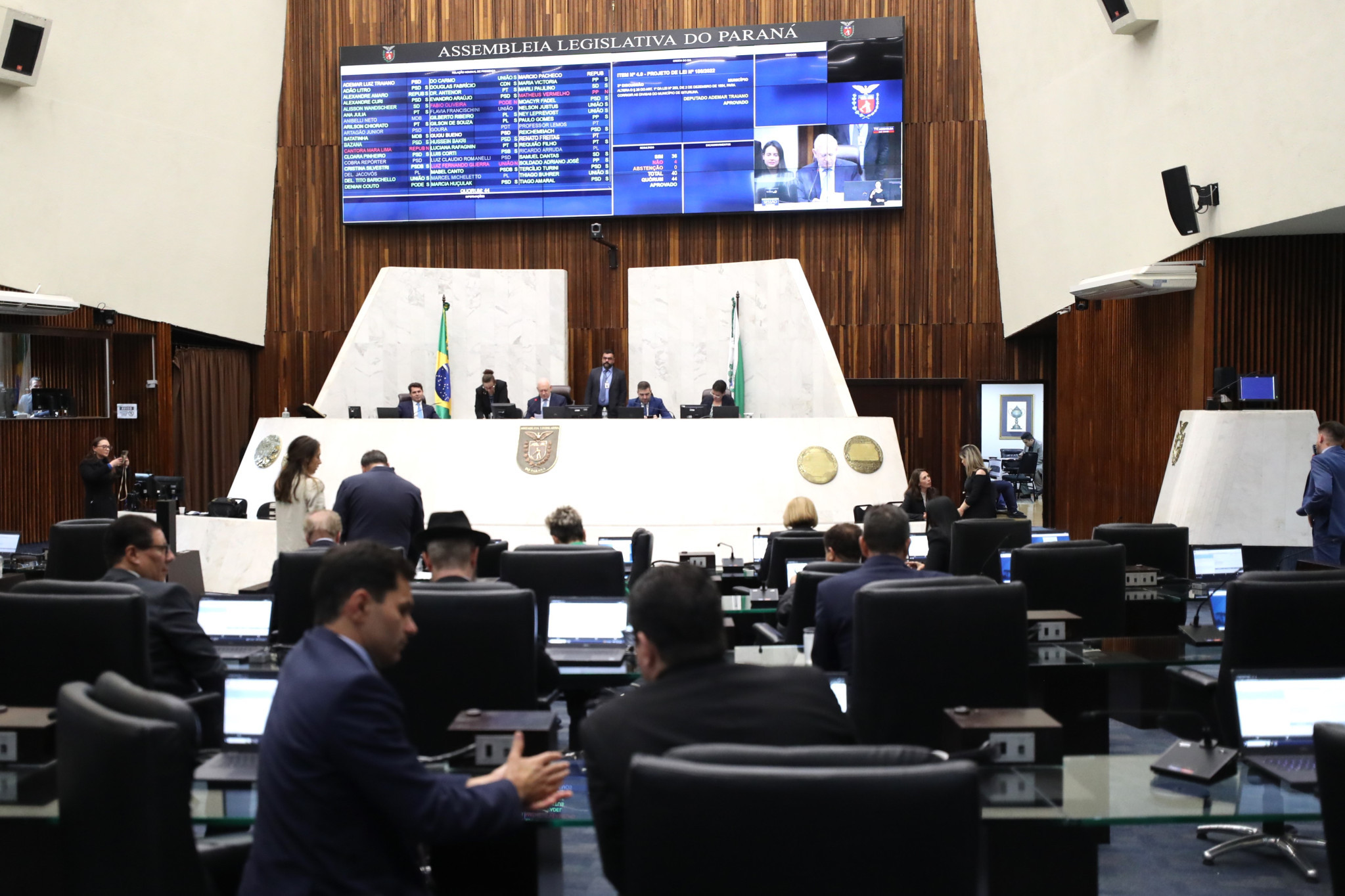 Regulamentação sobre cobrança de cover artístico no Paraná avança na Assembleia