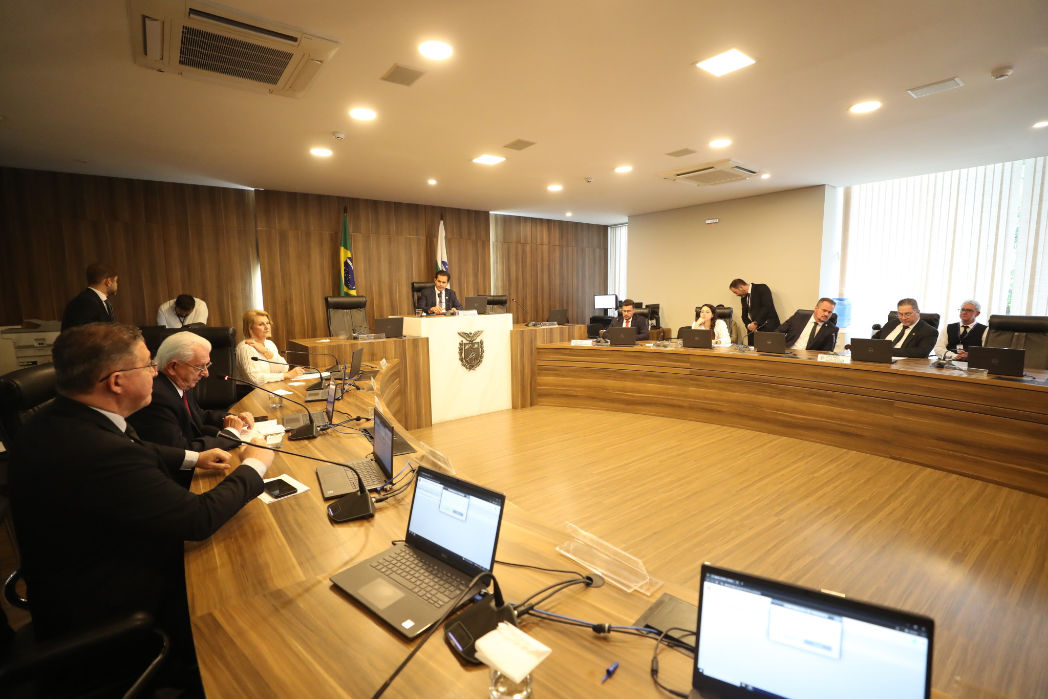 Comissão de Finanças aprova proposta que garante assistência jurídica integral e gratuita às pessoas com deficiência no Paraná