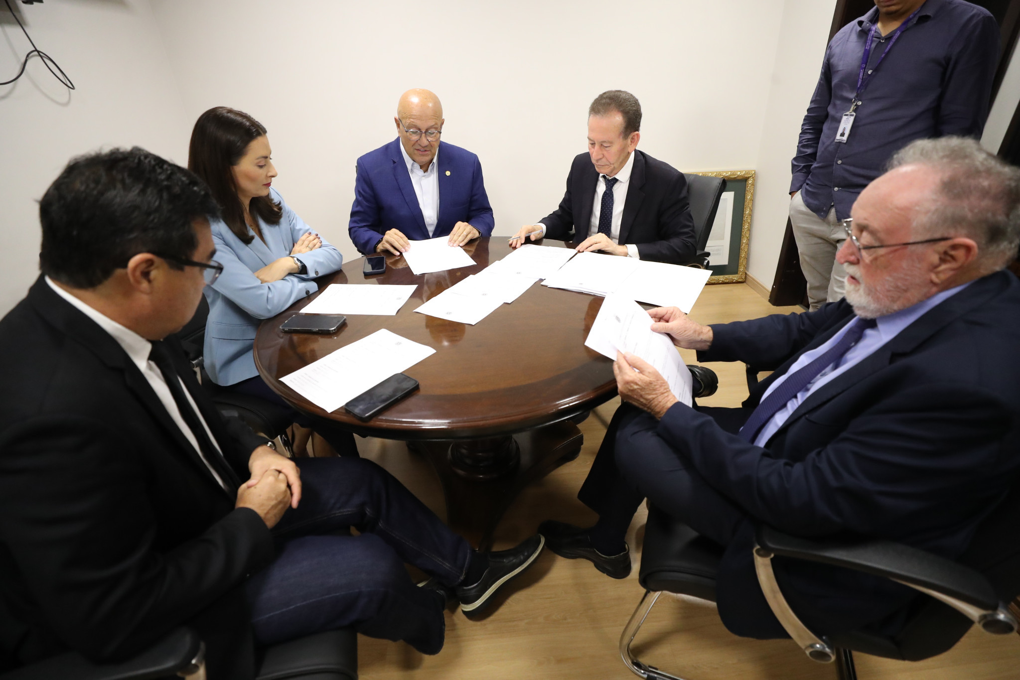 Comissão de Direitos Humanos aprova projetos sobre oncofertilidade, cidadania e combate à violência intrafamiliar