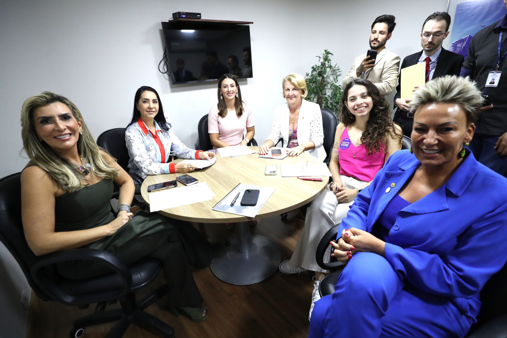 Comissão da Mulher aprova projeto que moderniza tecnologia do Botão do Pânico