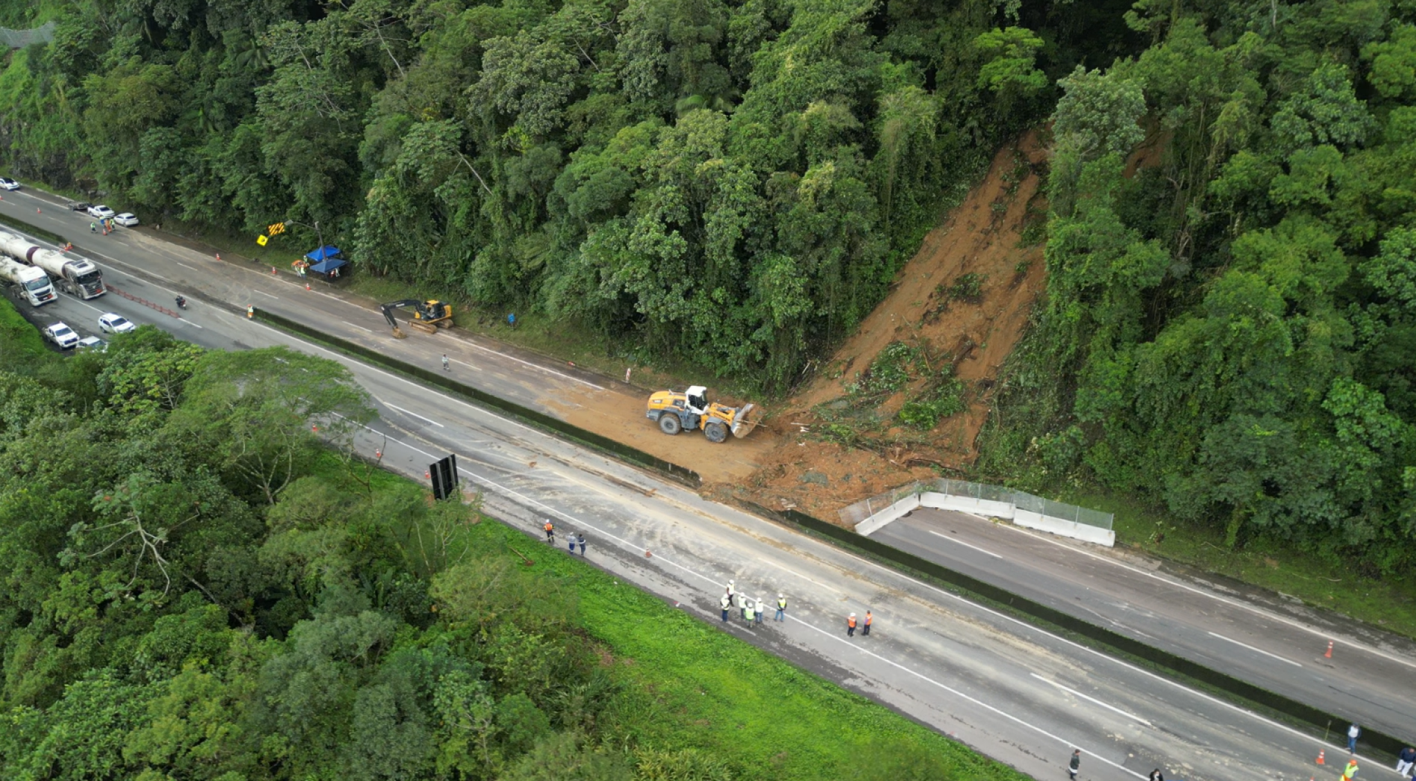 Deputado Fabio Oliveira (Podemos) discute medidas com EPR e ANTT após deslizamento na BR-277