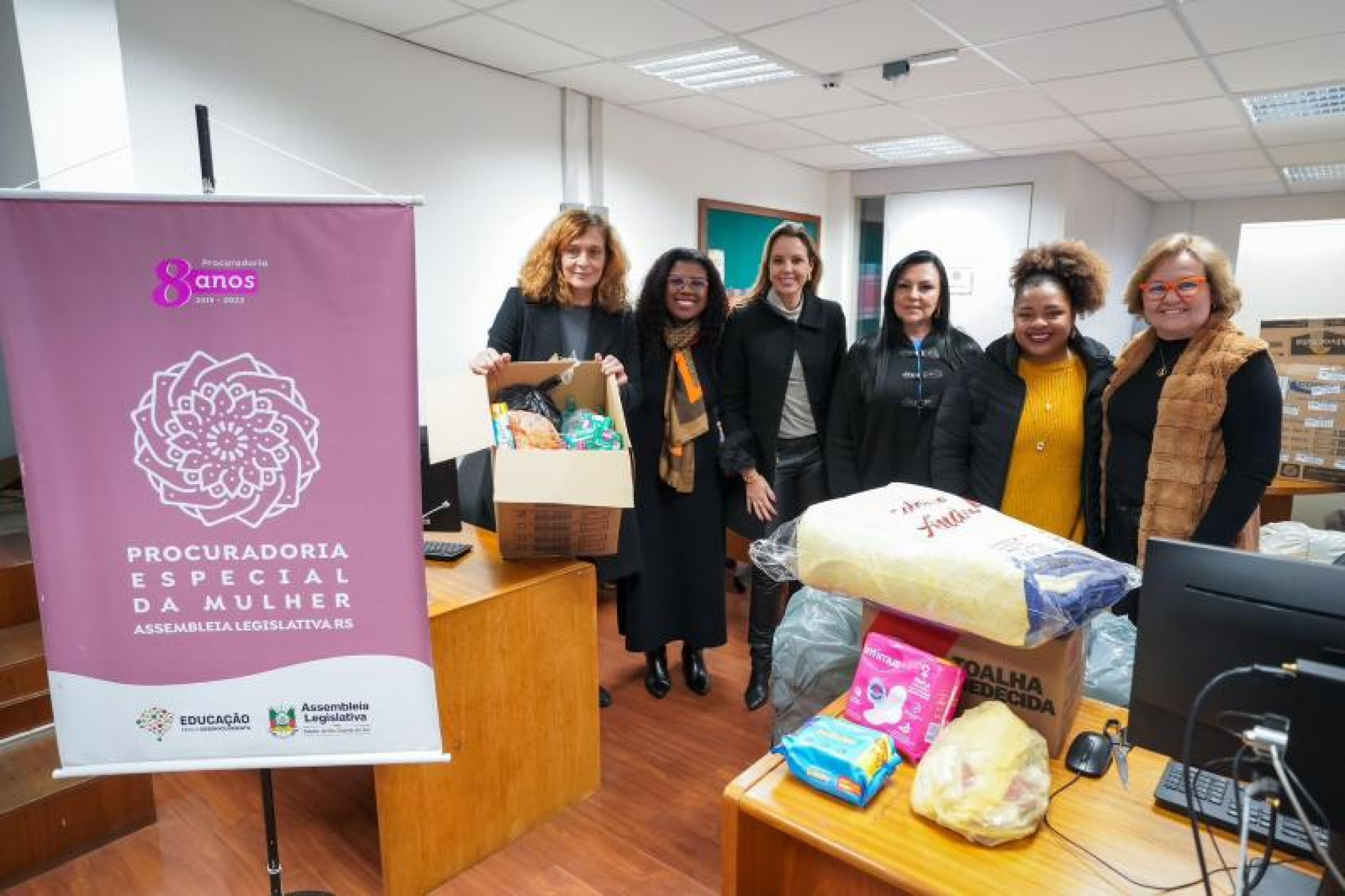 Procuradoria Especial da Mulher arrecada mais de 1500 itens de higiene para mulheres do Rio Grande do Sul