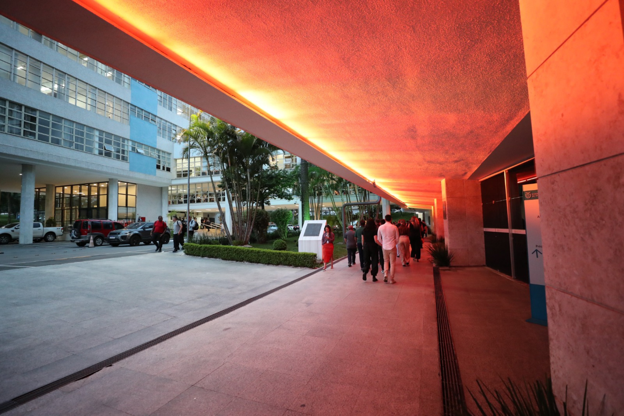 Assembleia foi iluminada na cor laranja em apoio à Campanha 21 Dias de Ativismo Pelo Fim da Violência contra a Mulher