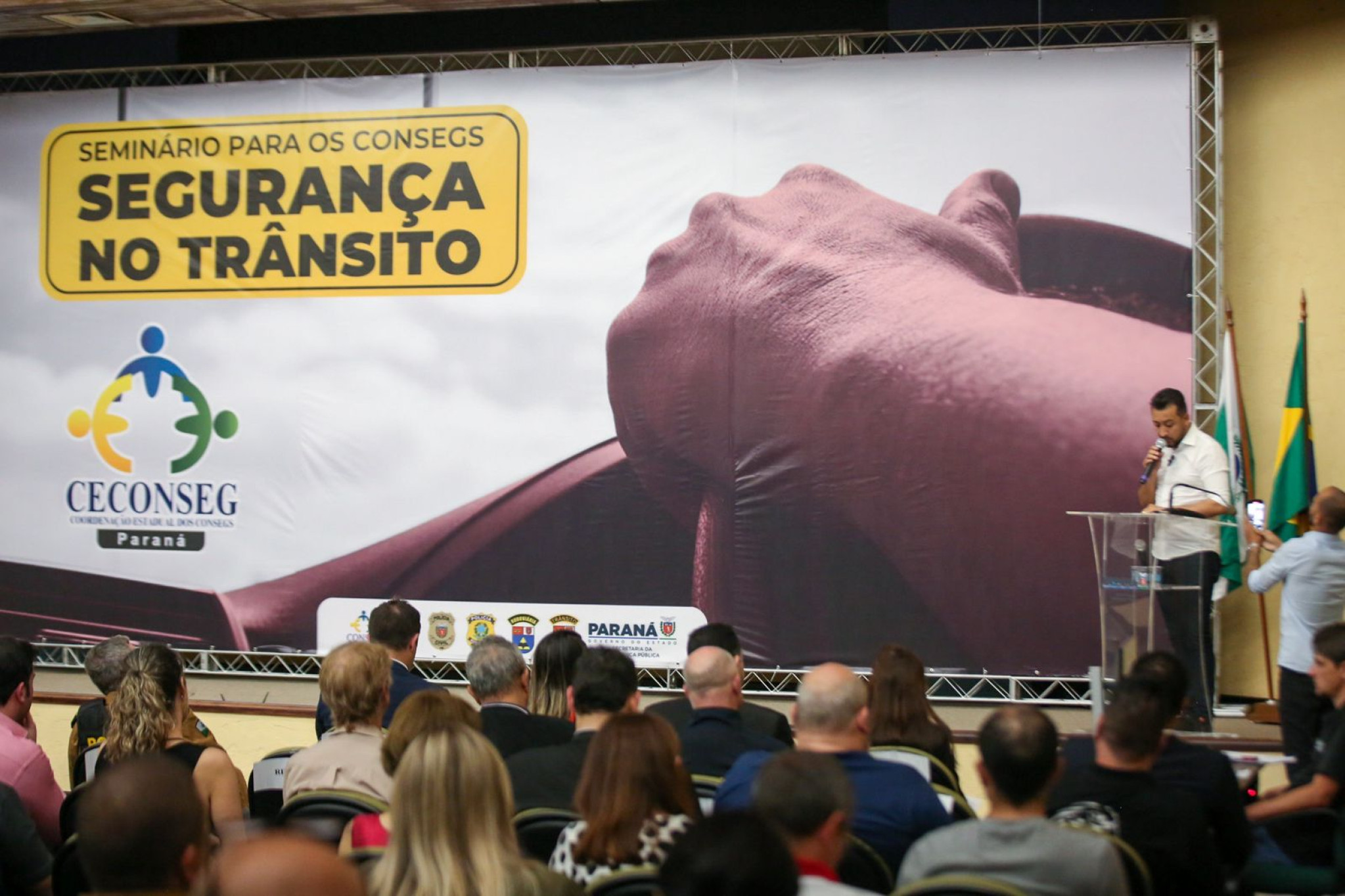 Presidente da Comissão de Segurança Pública destaca importância dos CONSEGs durante seminário em Curitiba