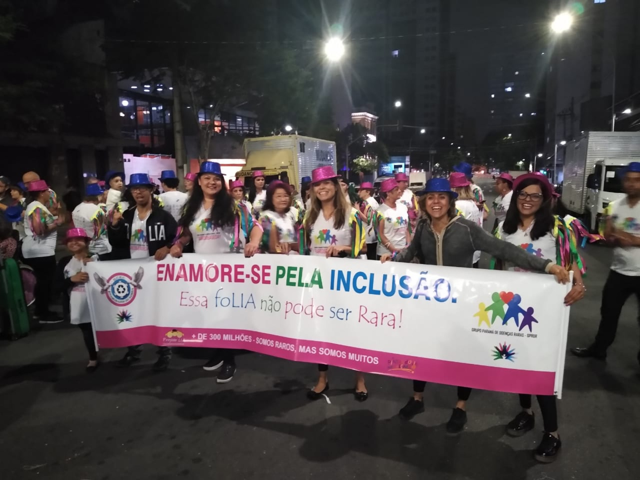 Escola de samba curitibana terá ala de pessoas com doenças raras e samba enredo em libras