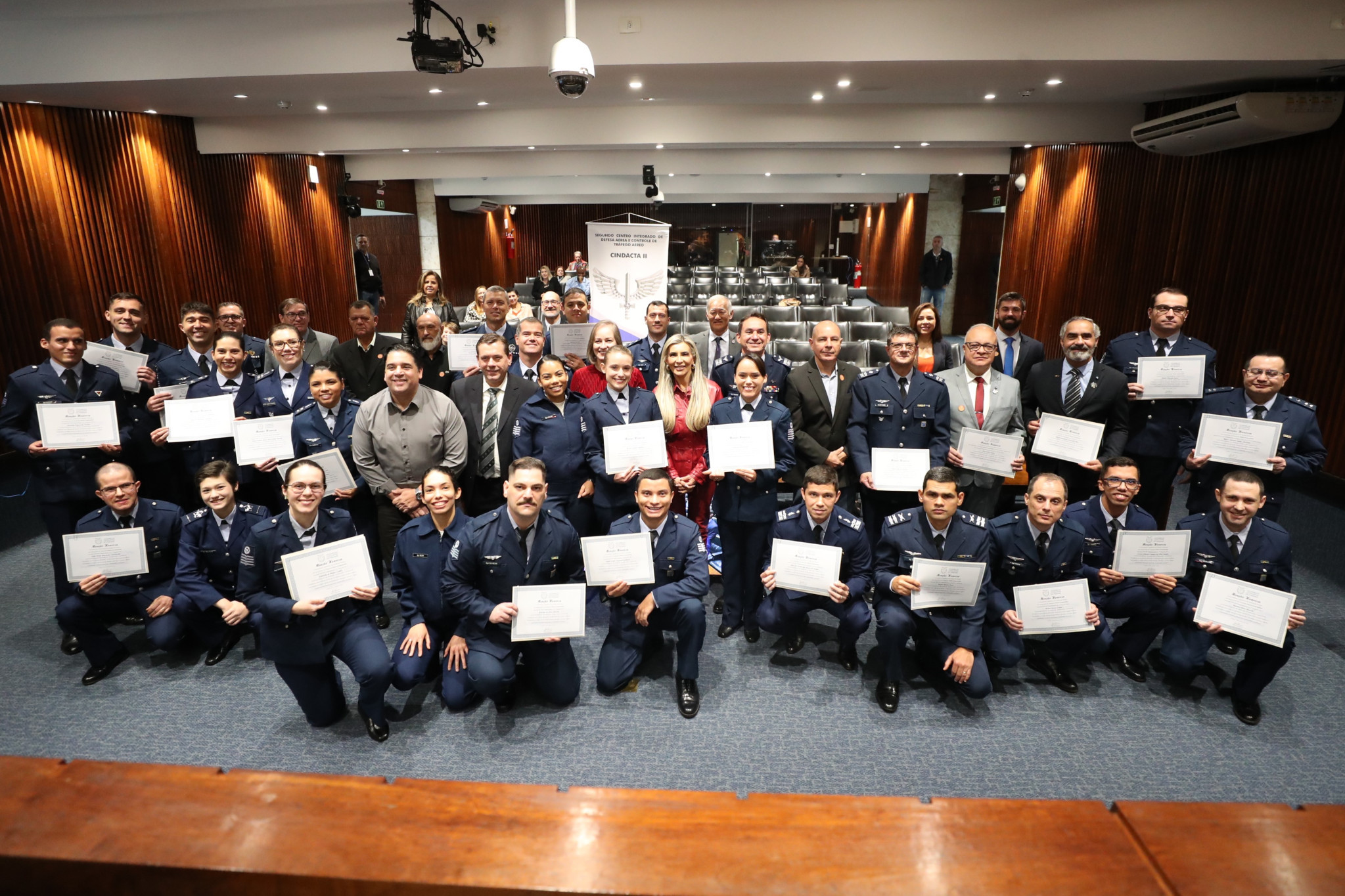 Assembleia Legislativa do Paraná homenageia aviação e Força Aérea Brasileira em Sessão Solene