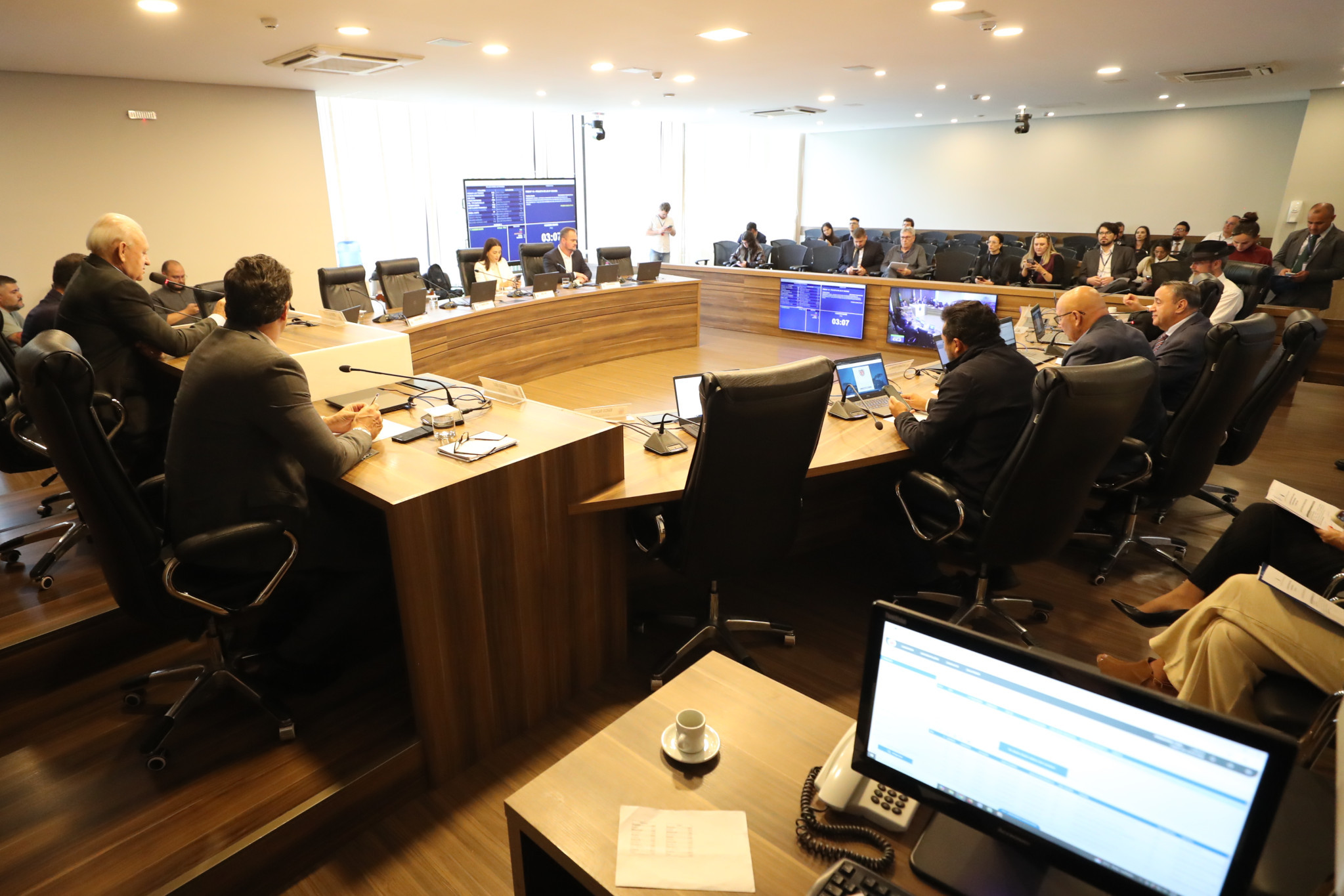 Em reunião extra, CCJ aprova emenda que aprimora proposta de socorro financeiro às empresas atingidas pelo tornado em Rio Bonito do Iguaçu