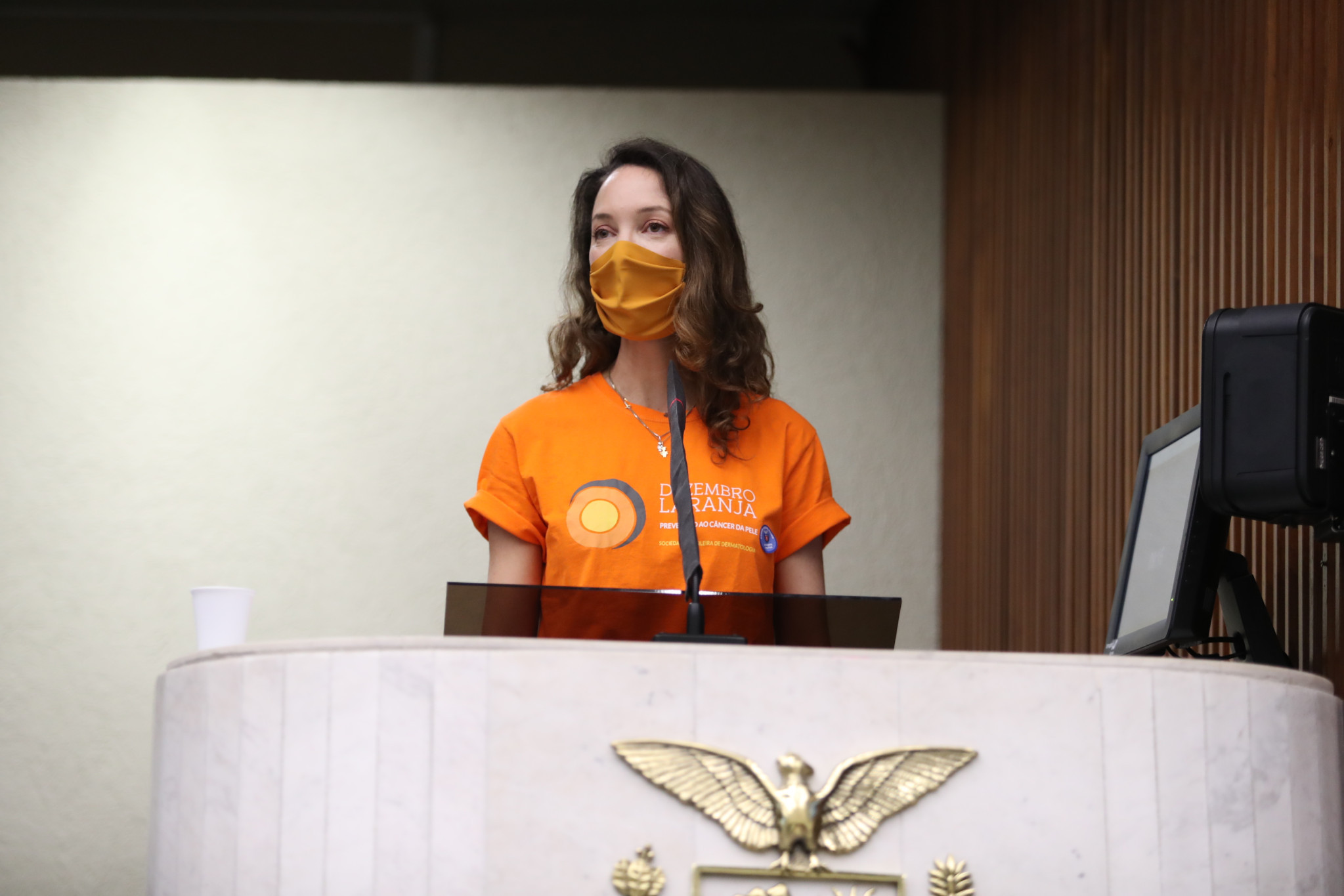 Adicione mais fator de proteção ao seu verão é o tema do Dezembro Laranja em 2021