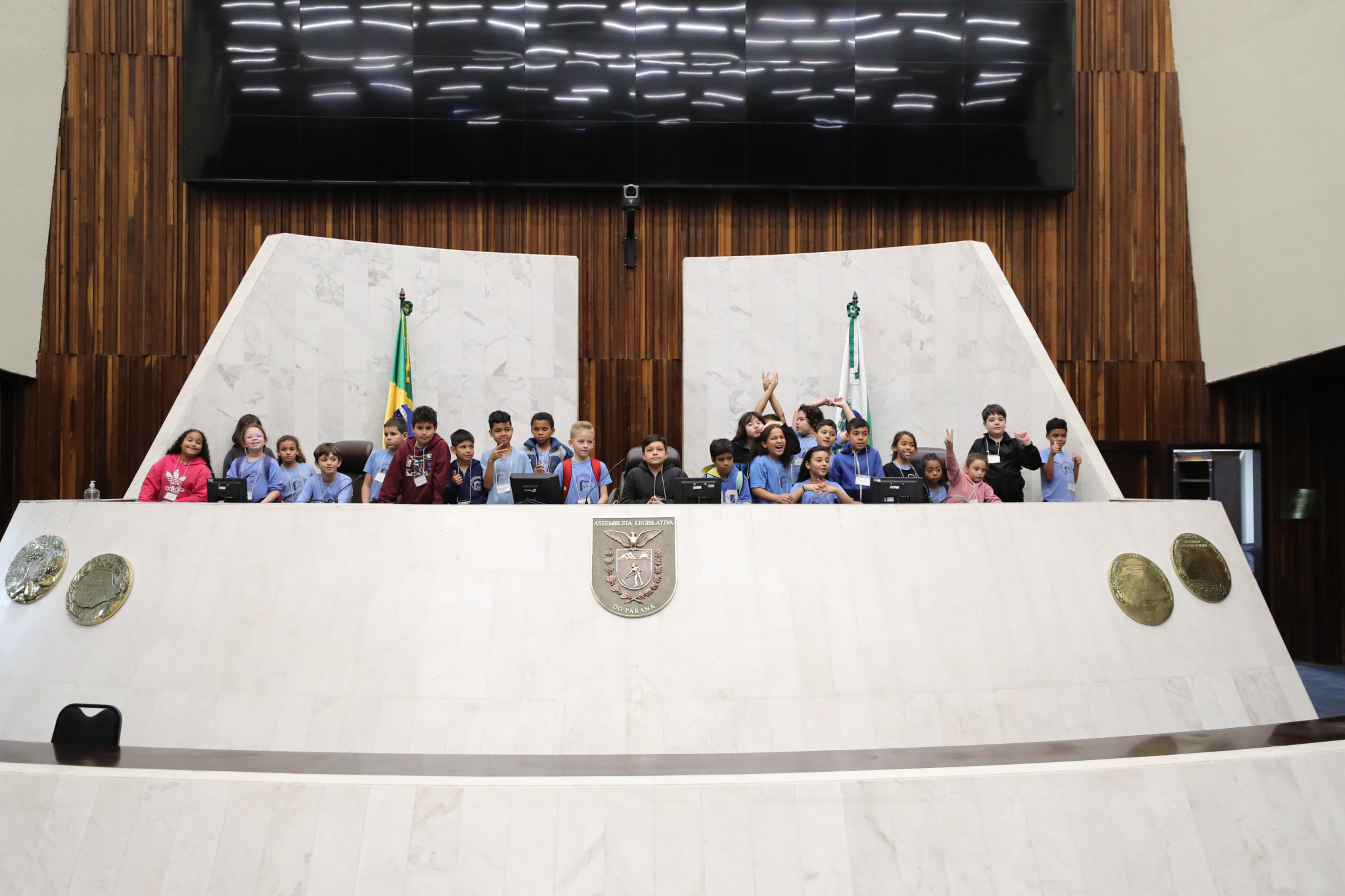 Alunos da Escola Municipal Ditmar Brepohl, de Curitiba, visitam a Assembleia