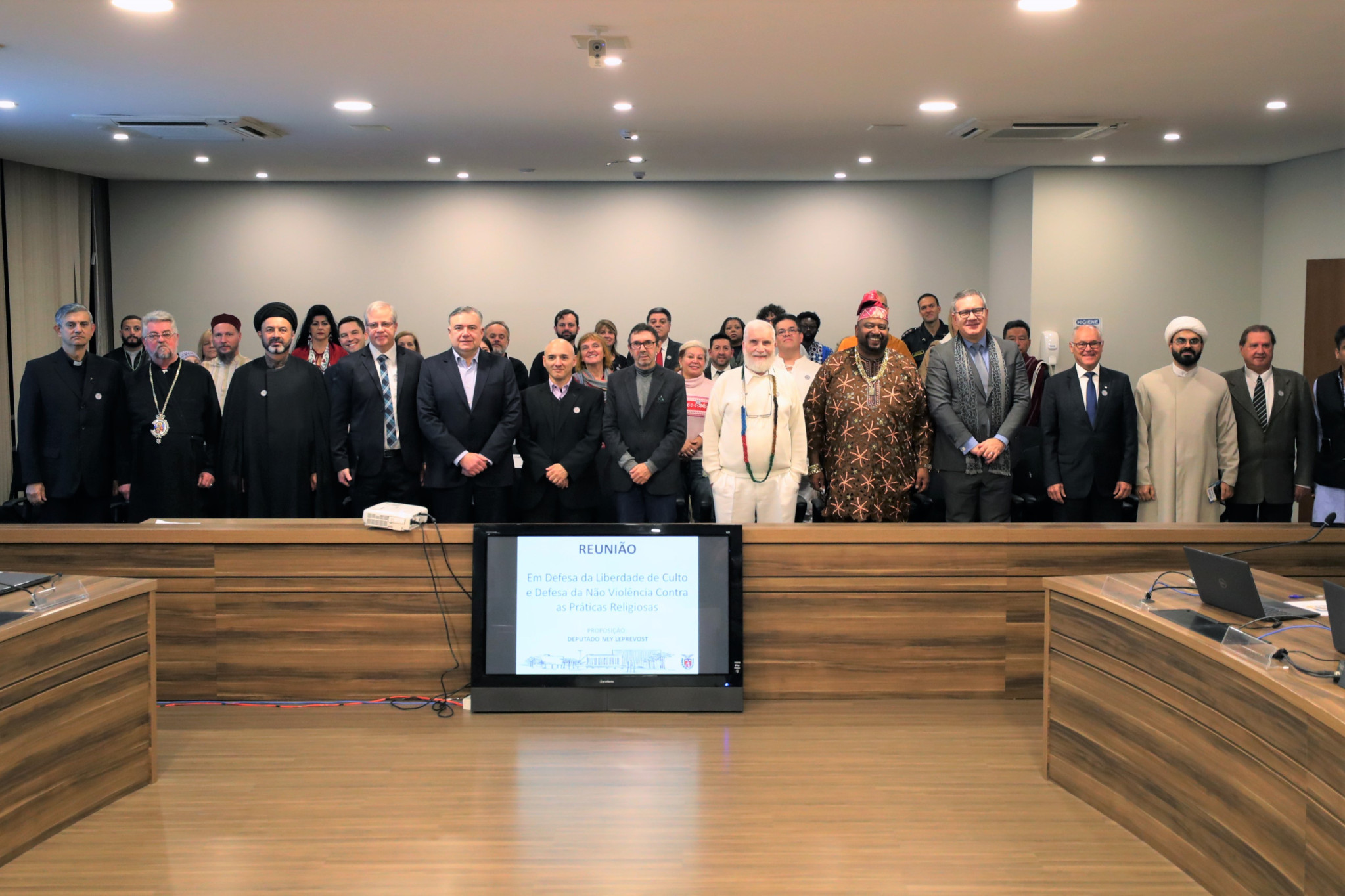 Autoridades civis e religiosas reuniram-se na Assembleia Legislativa para debater diversidade religiosa