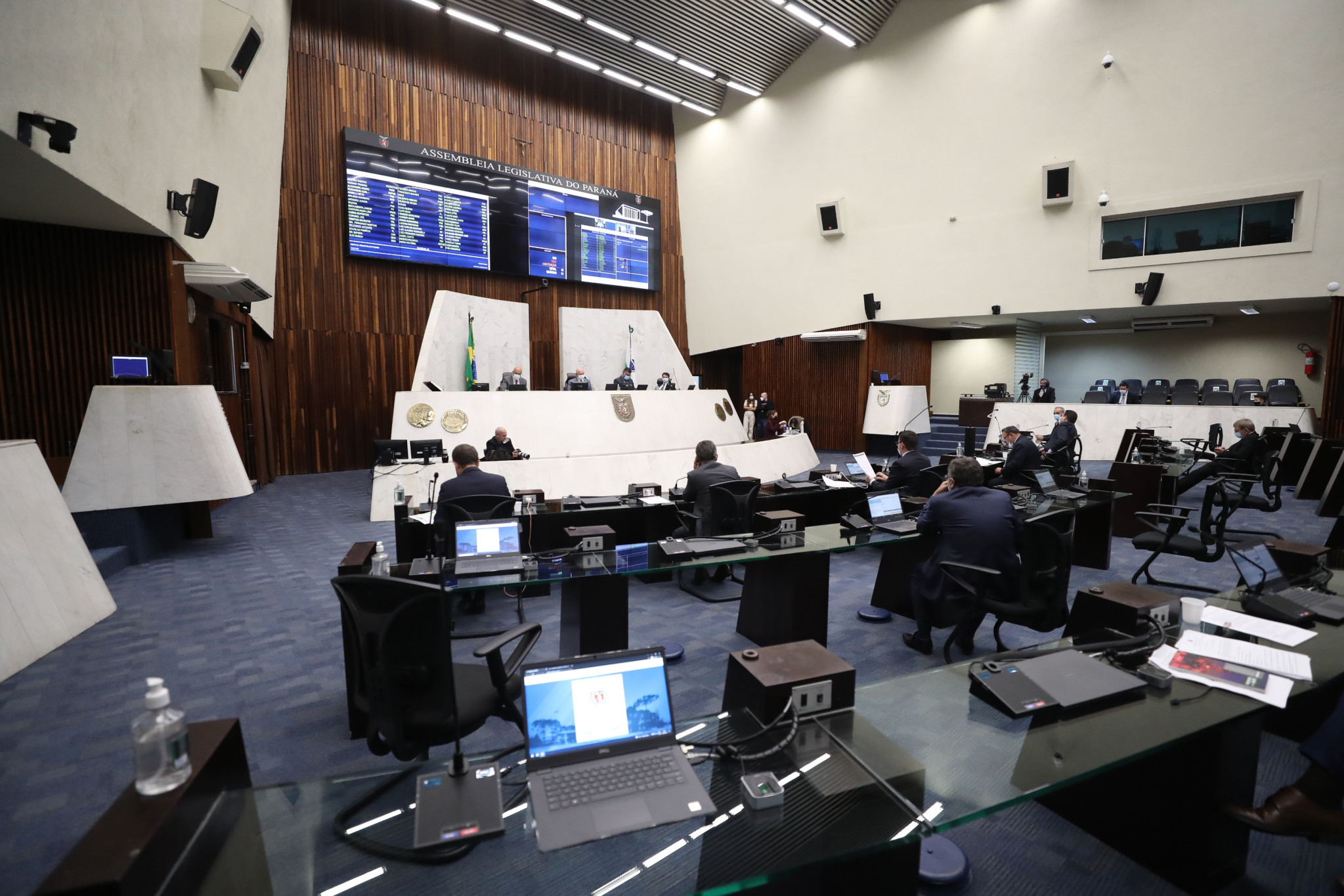 Projetos que tratam da reposição inflacionária de servidores avançam em 1º turno