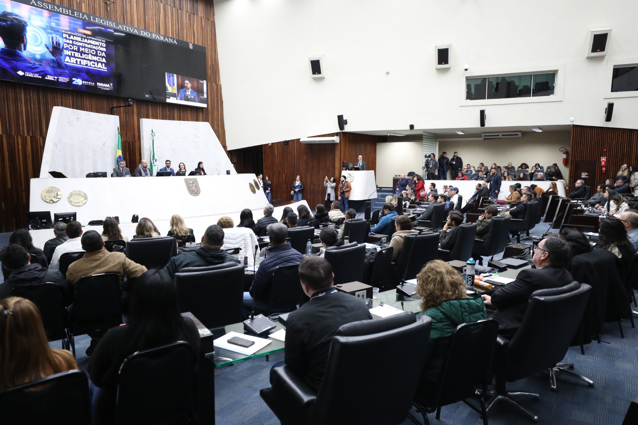 Curso orienta servidores sobre uso da inteligência artificial no planejamento de contratações públicas