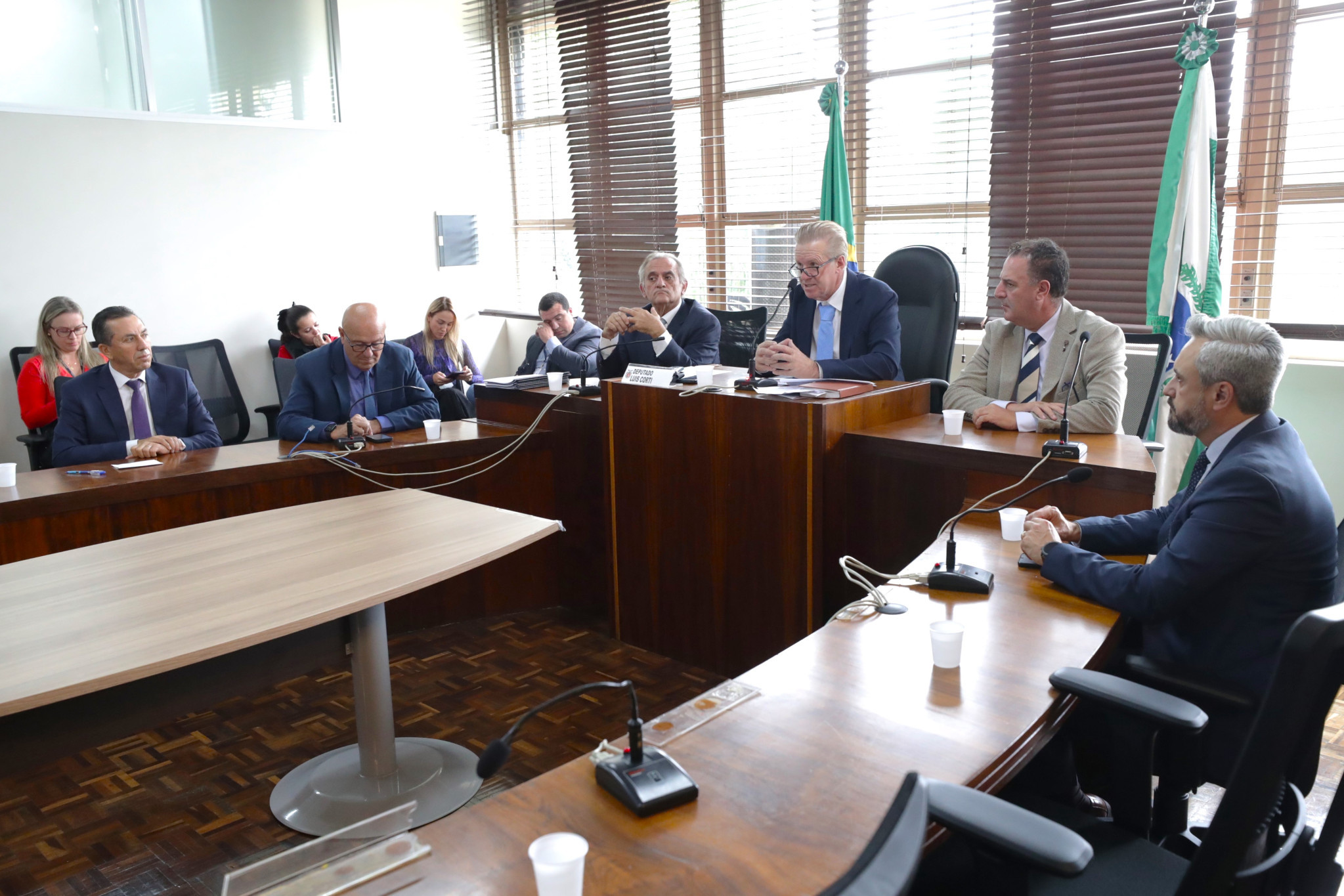 Frente Parlamentar de Habitação e Regularização Fundiária recebe balanço do Programa Moradia Legal