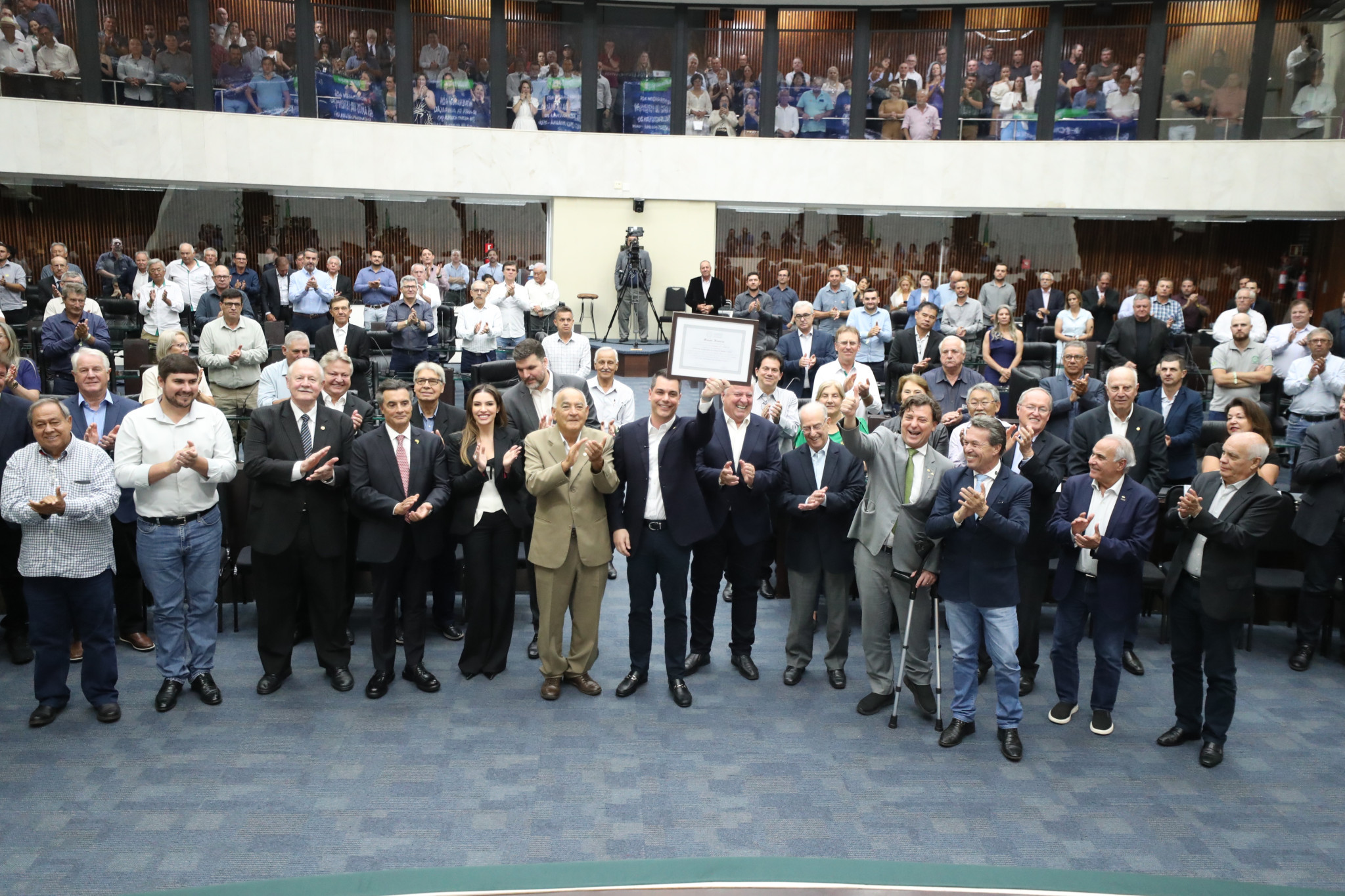 Assembleia reconhece contribuição ao agronegócio e defesa dos produtores rurais nos 60 anos da FAEP