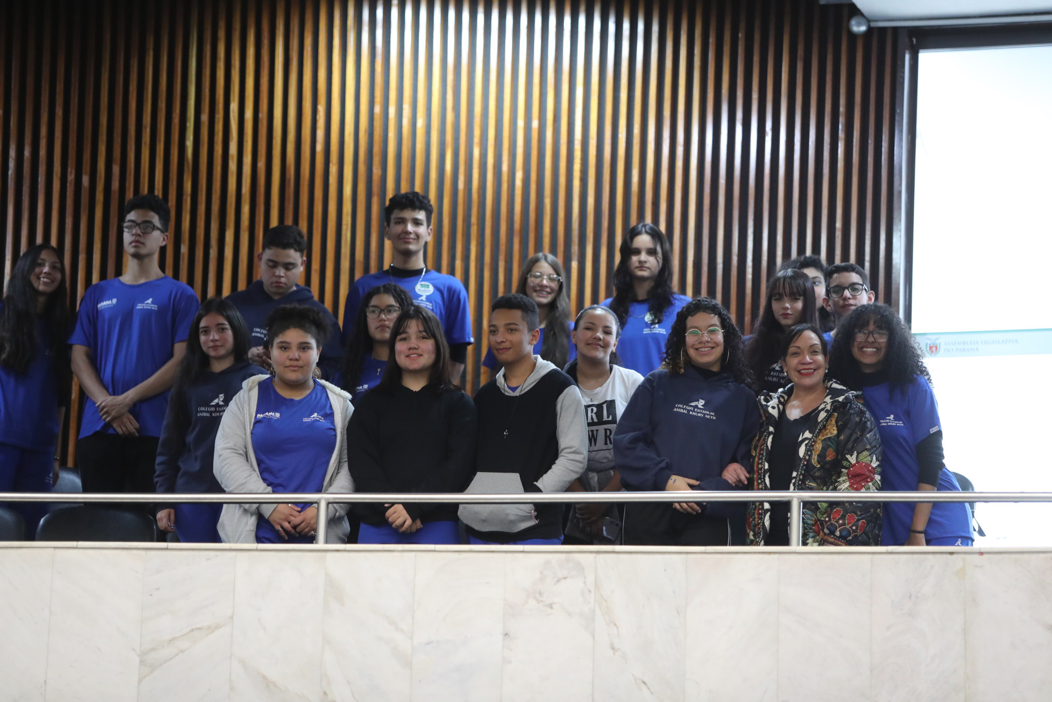 Grêmio estudantil do Colégio Estadual Aníbal Khury Neto visitam a Assembleia