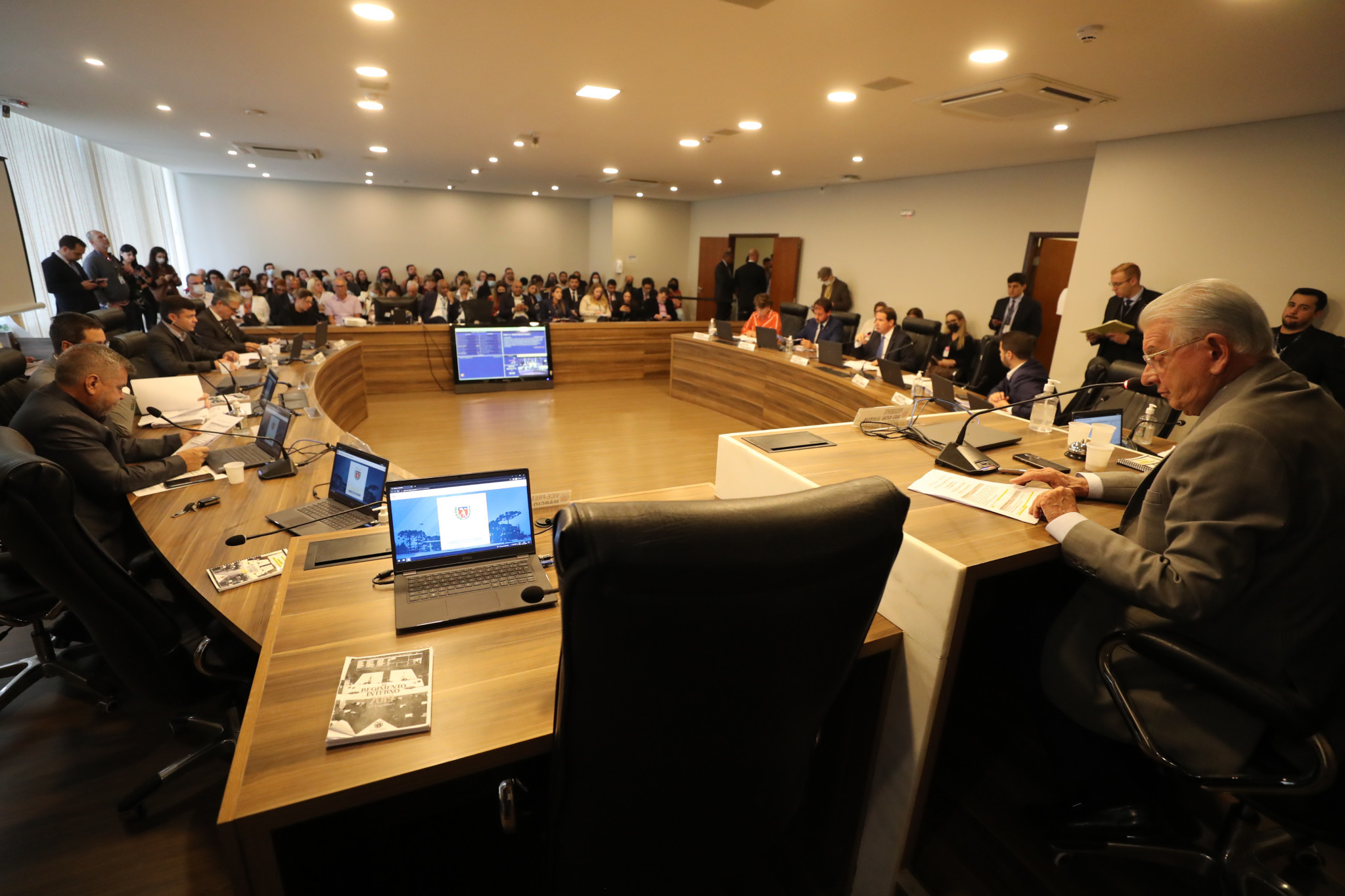CCJ inicia análise de emendas que alteram a reforma administrativa do Estado