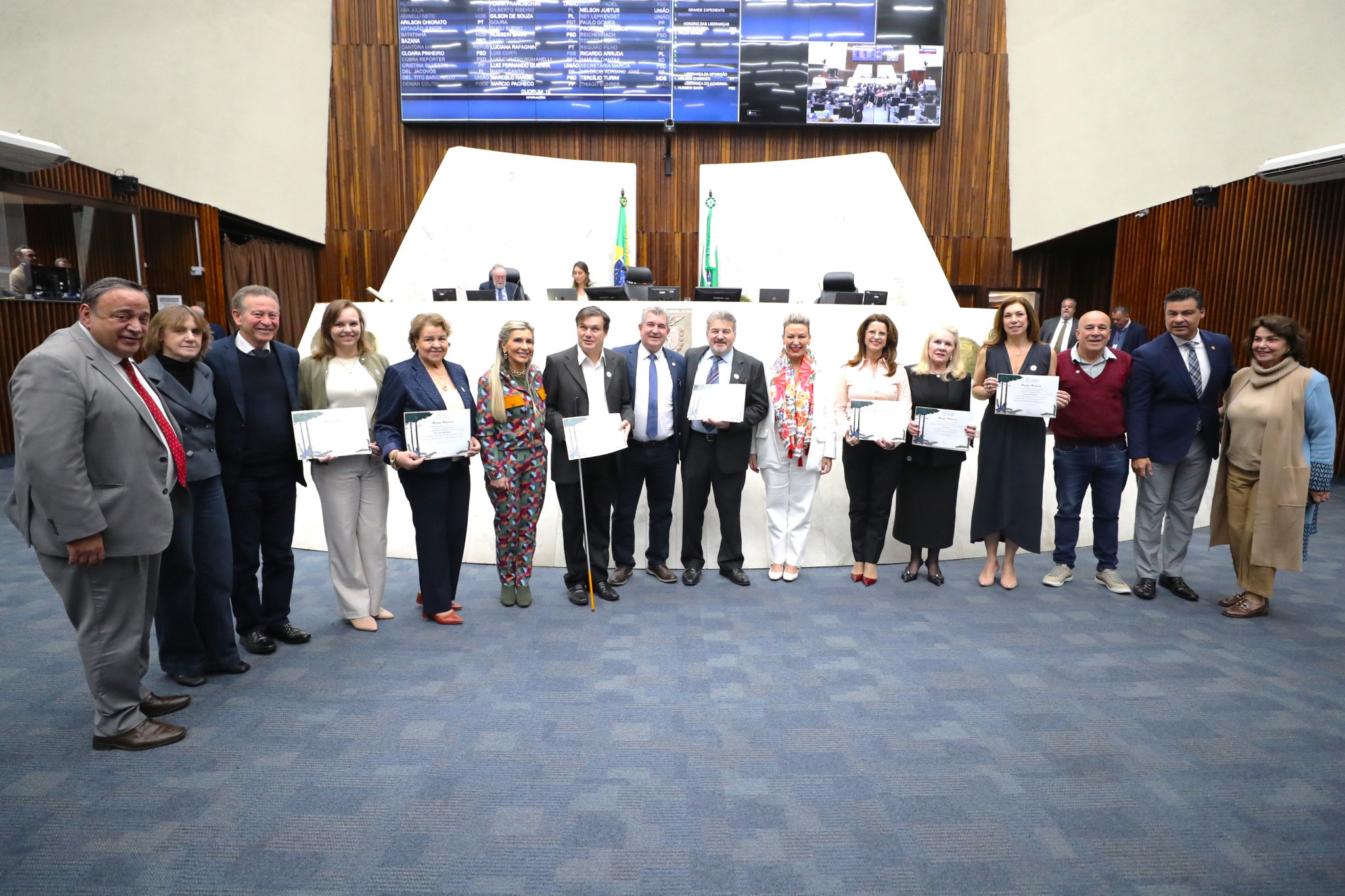 Assembleia Legislativa homenageia defensores da inclusão e alerta para riscos à educação especial