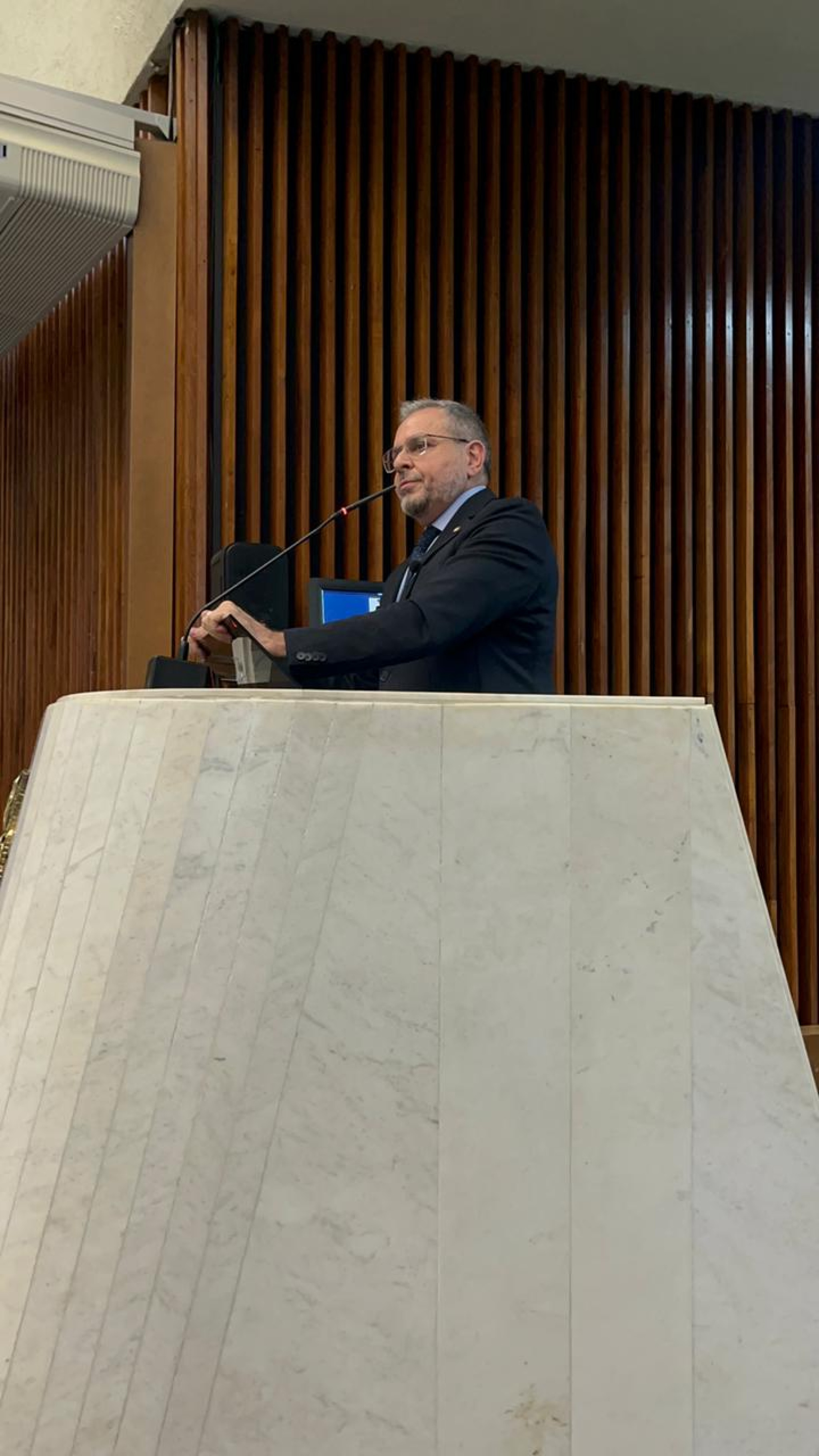 Deputado Ricardo Arruda (PL) protocola projeto que prevê bloqueio ao acesso às redes sociais em escolas públicas estaduais 