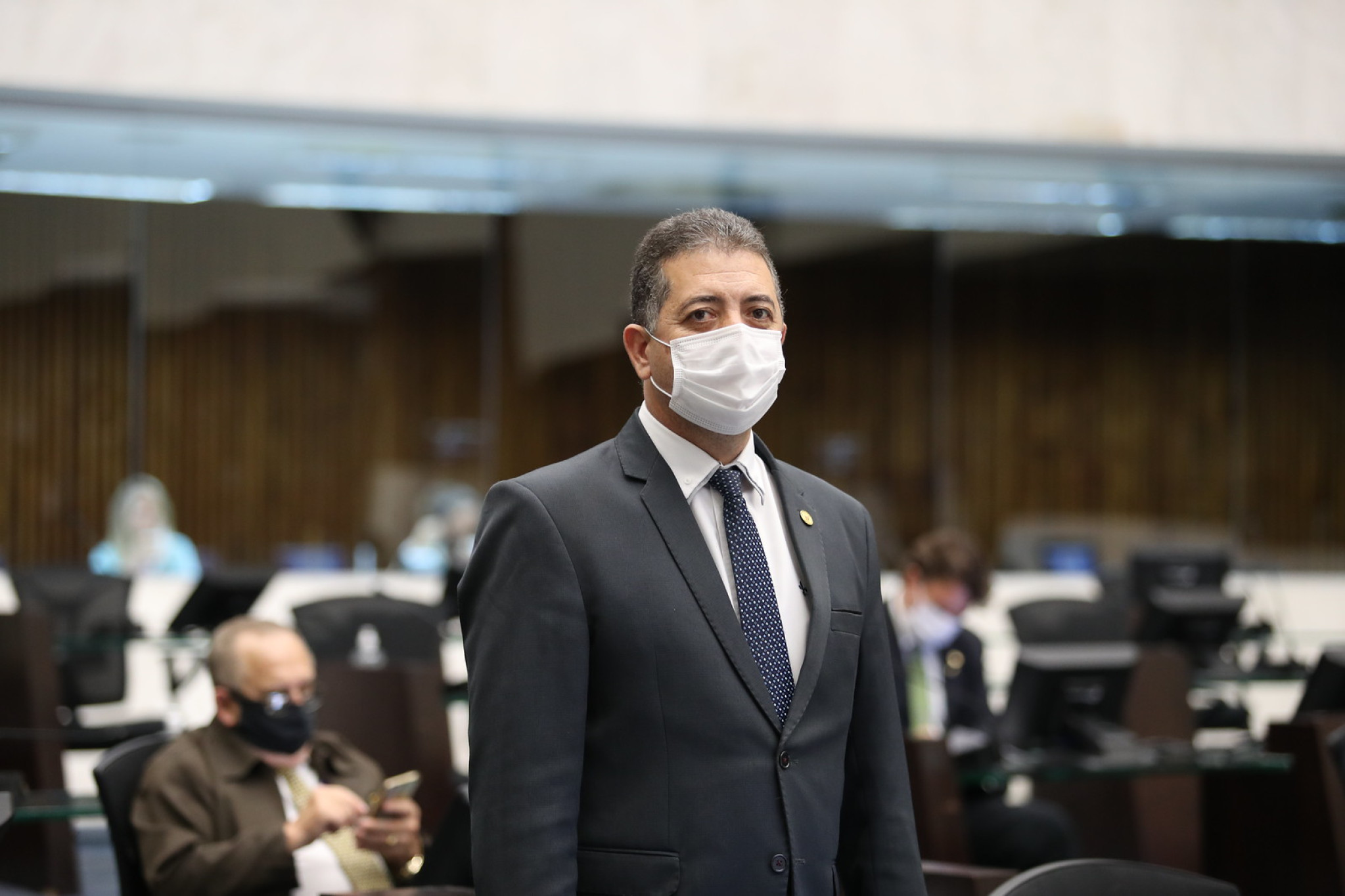 Deputado Cobra Repórter apresenta emendas ao projeto que permite parcelamento de imposto sobre medicamentos