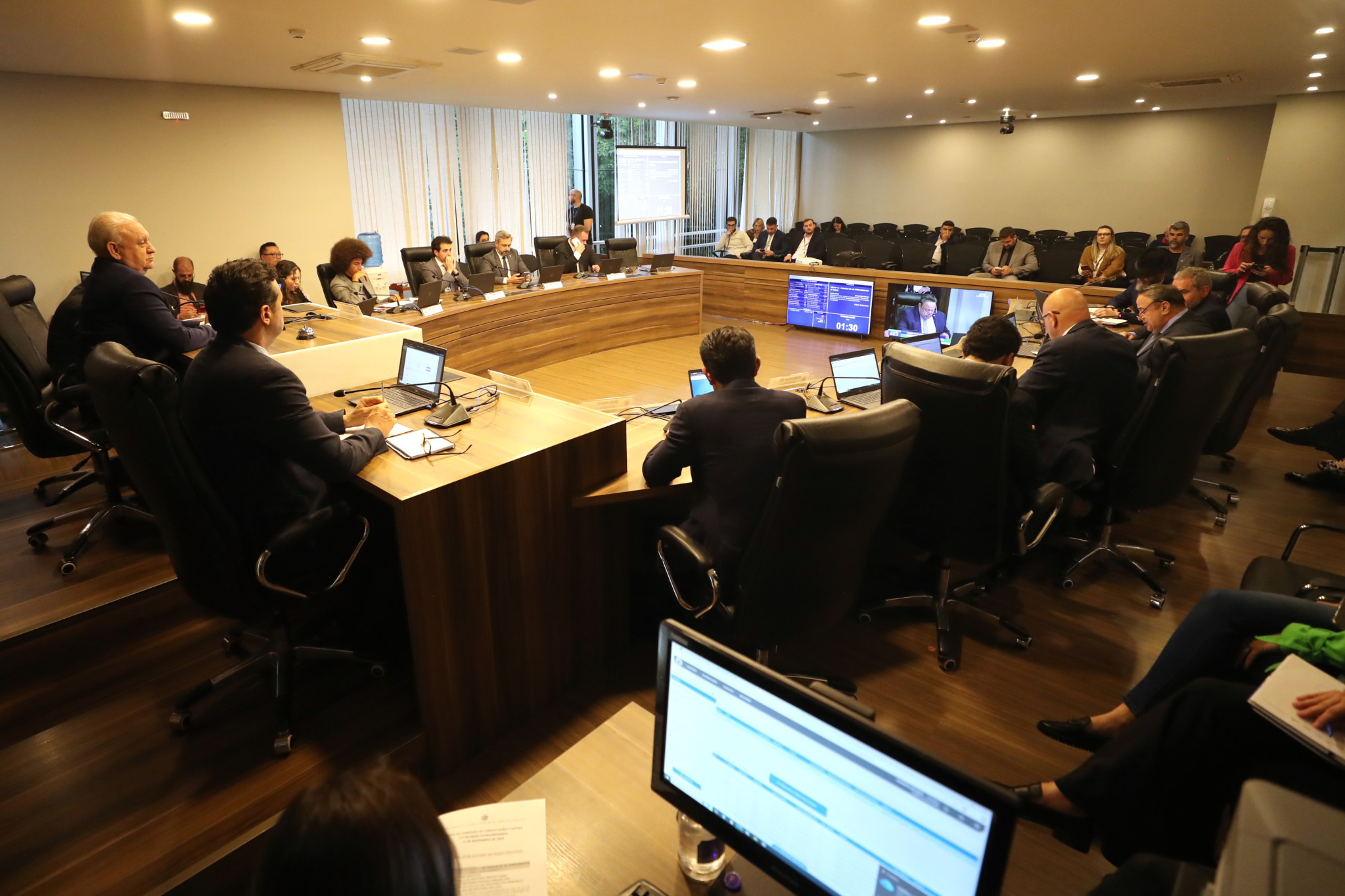 CCJ analisa emendas ao projeto de lei que trata da estruturação das carreiras da Polícia Civil do Paraná