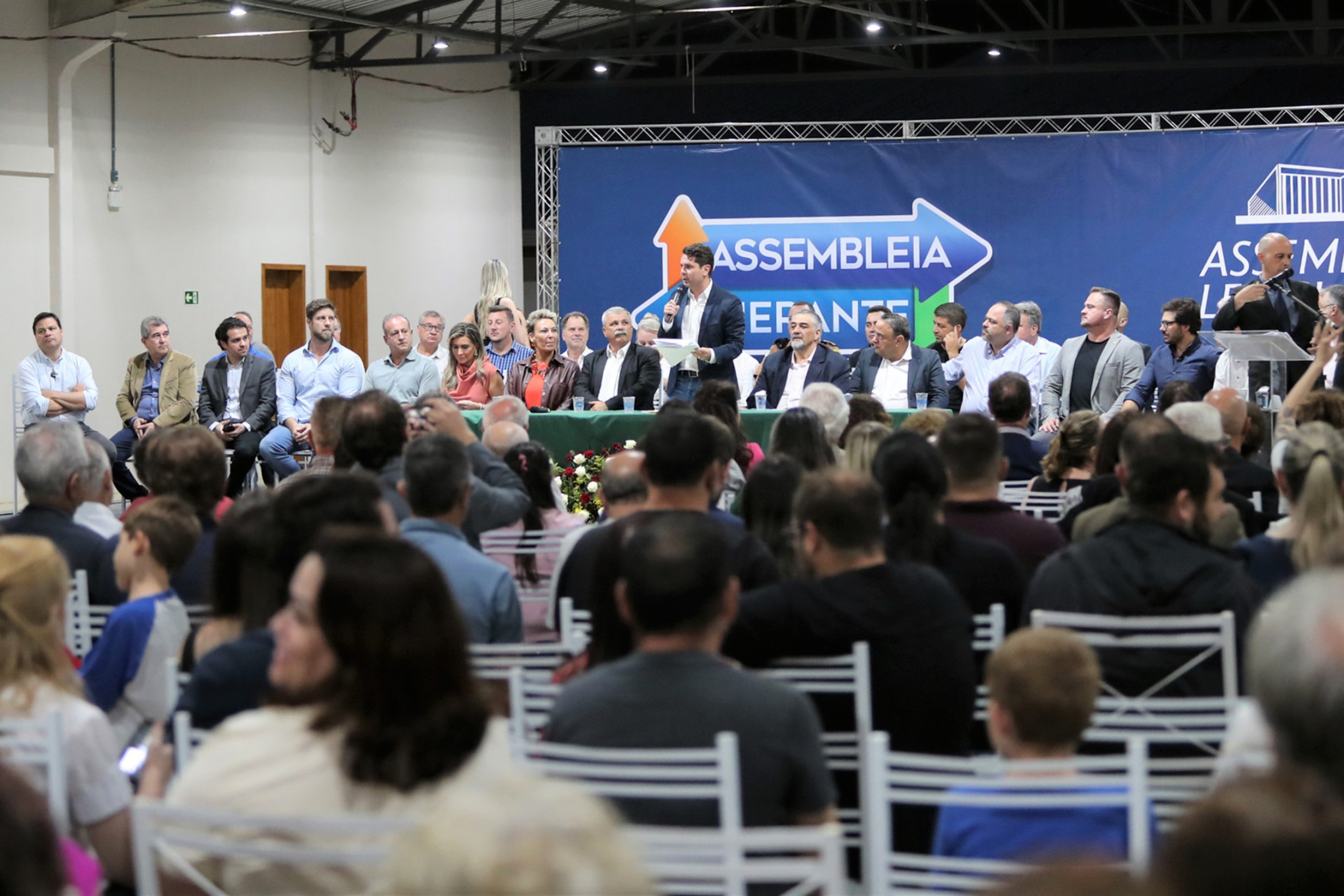 Em Sessão Especial, Poder Legislativo recebe reivindicações da população de Irati