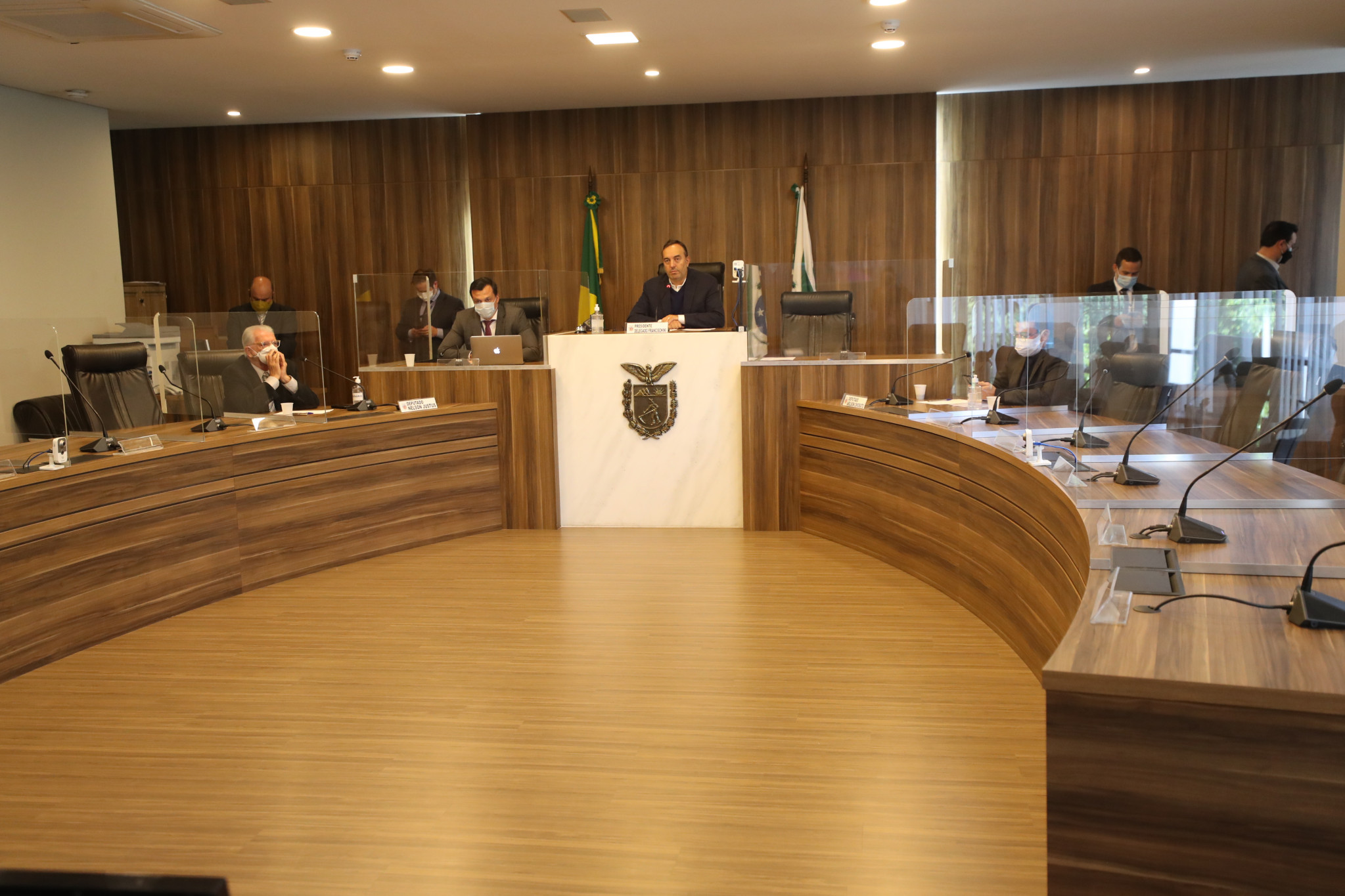 Moradores de Rio Branco do Sul negam  que tenham  furado fila da vacinação contra a Covid