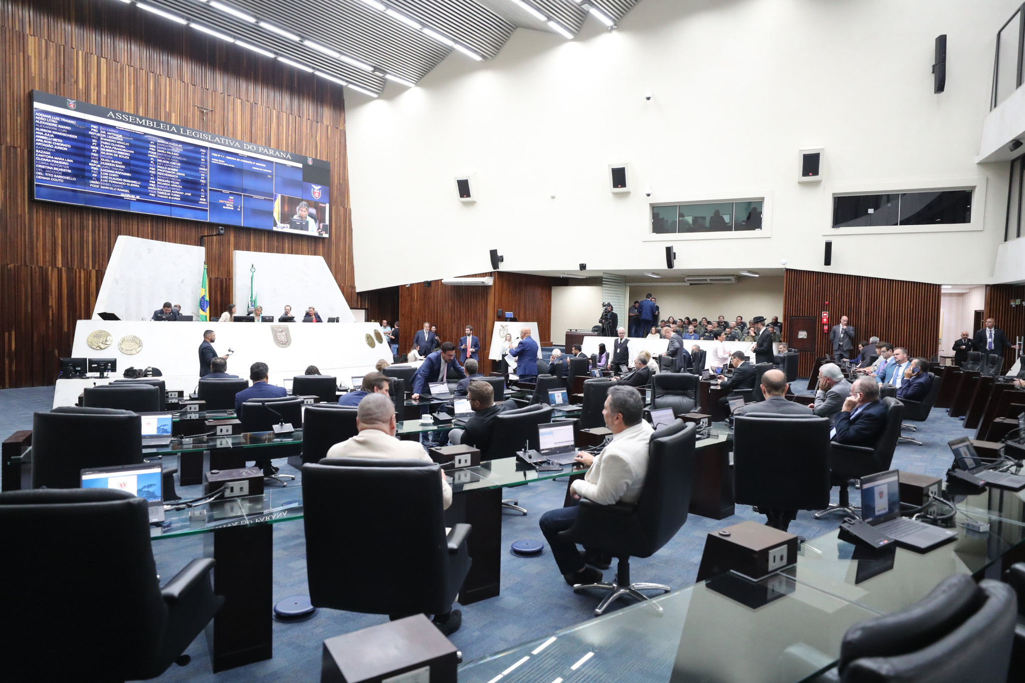 Deputados aprovam proposta para aumentar a conscientização sobre a Esclerose Lateral Amiotrófica no Paraná