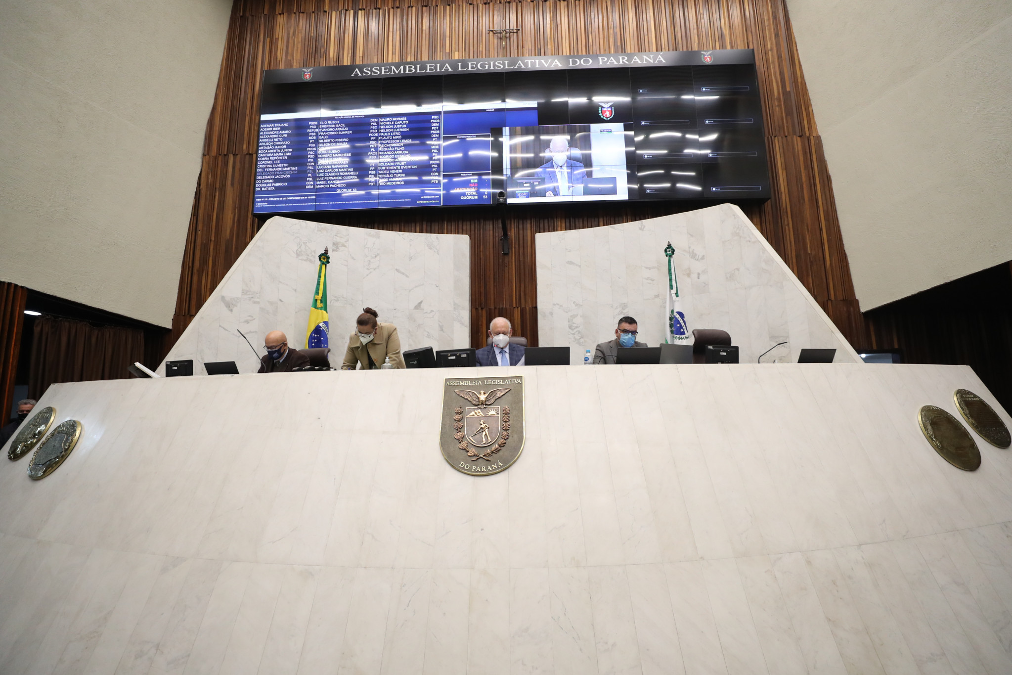 Segue para sanção projeto que mantém benefícios do Cartão Futuro Emergencial