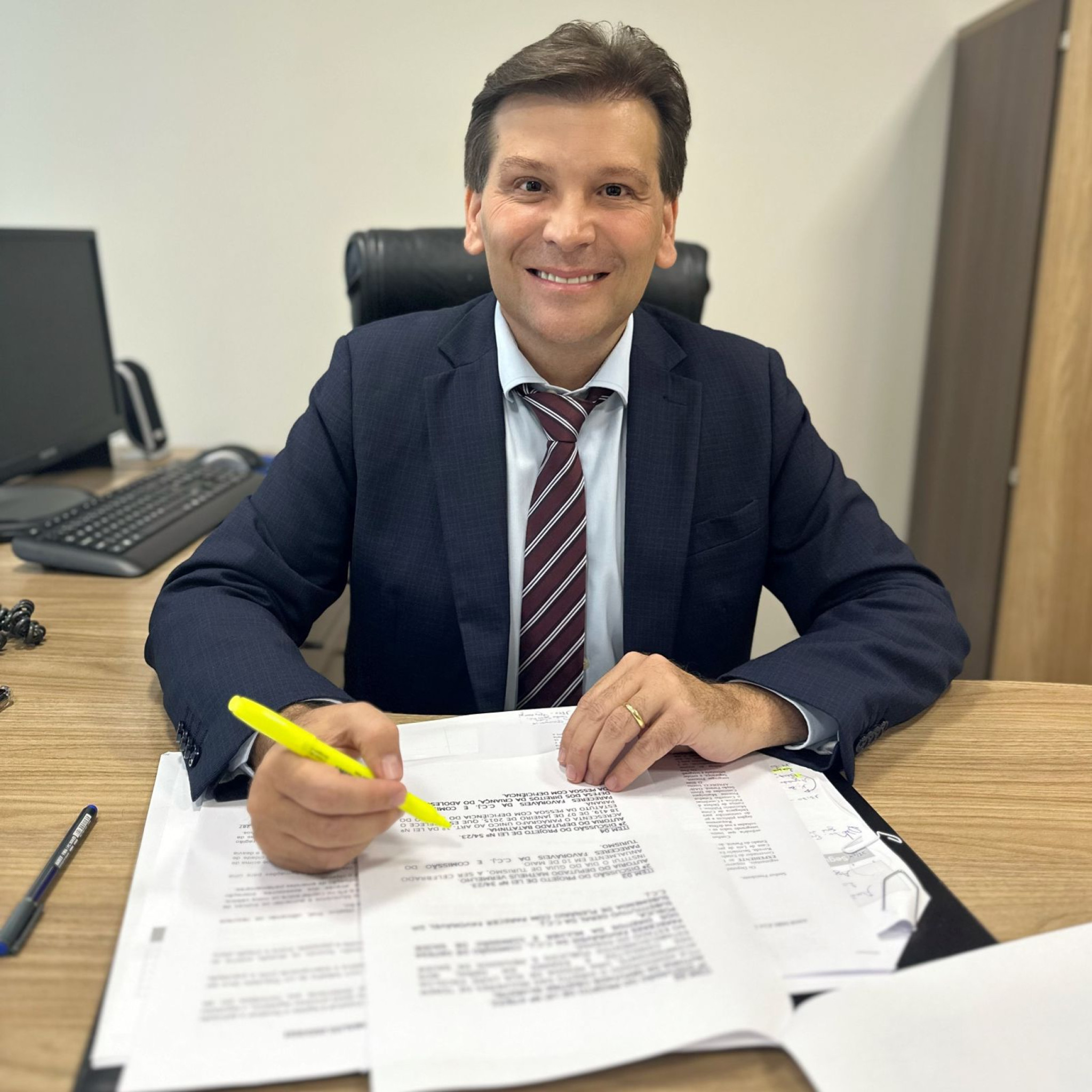 Deputado Paulo Gomes  apresenta projetos em defesa dos consumidores