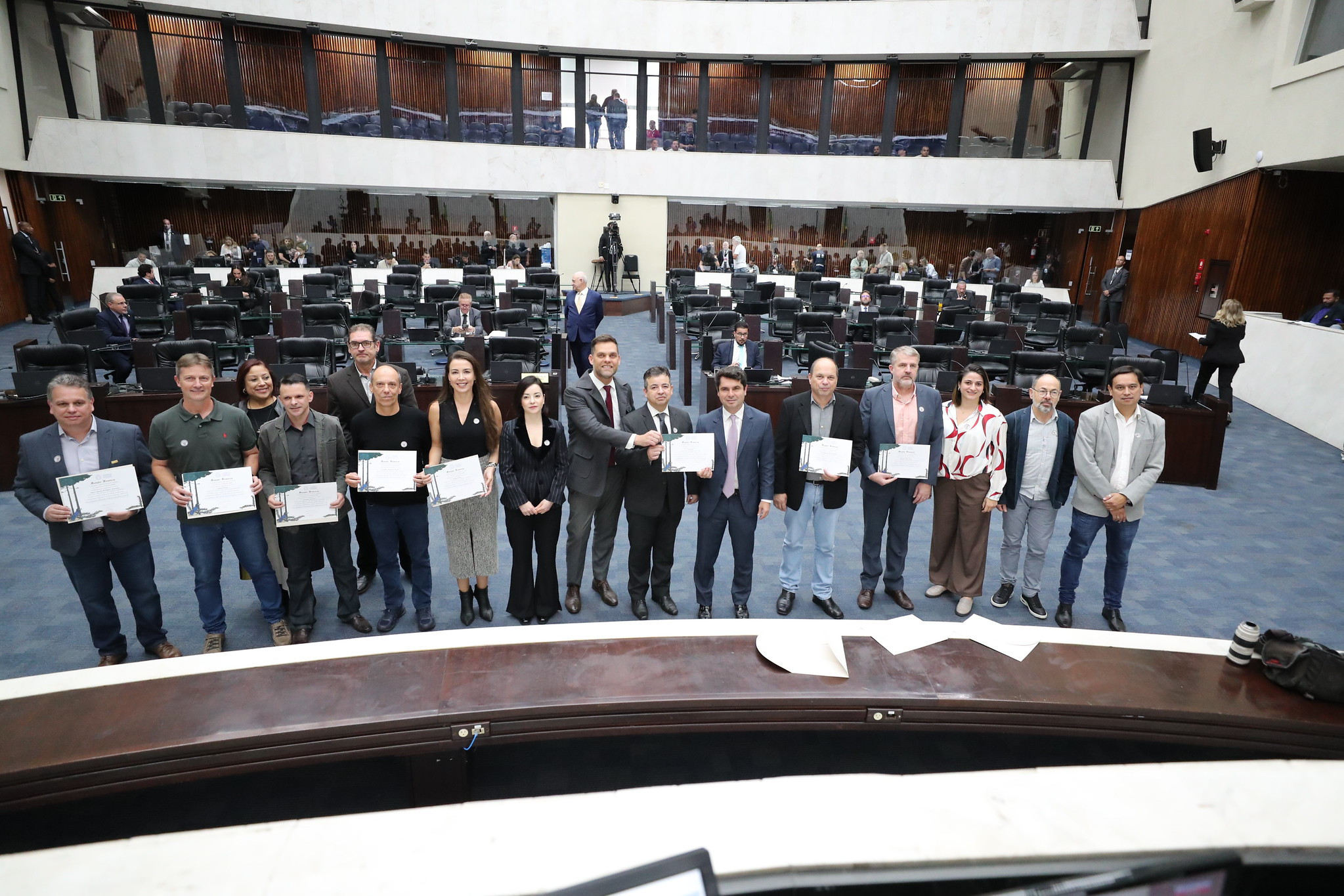 Deputado Goura (PDT) homenageia meteorologistas do SIMEPAR e destaca papel essencial da instituição para o Paraná