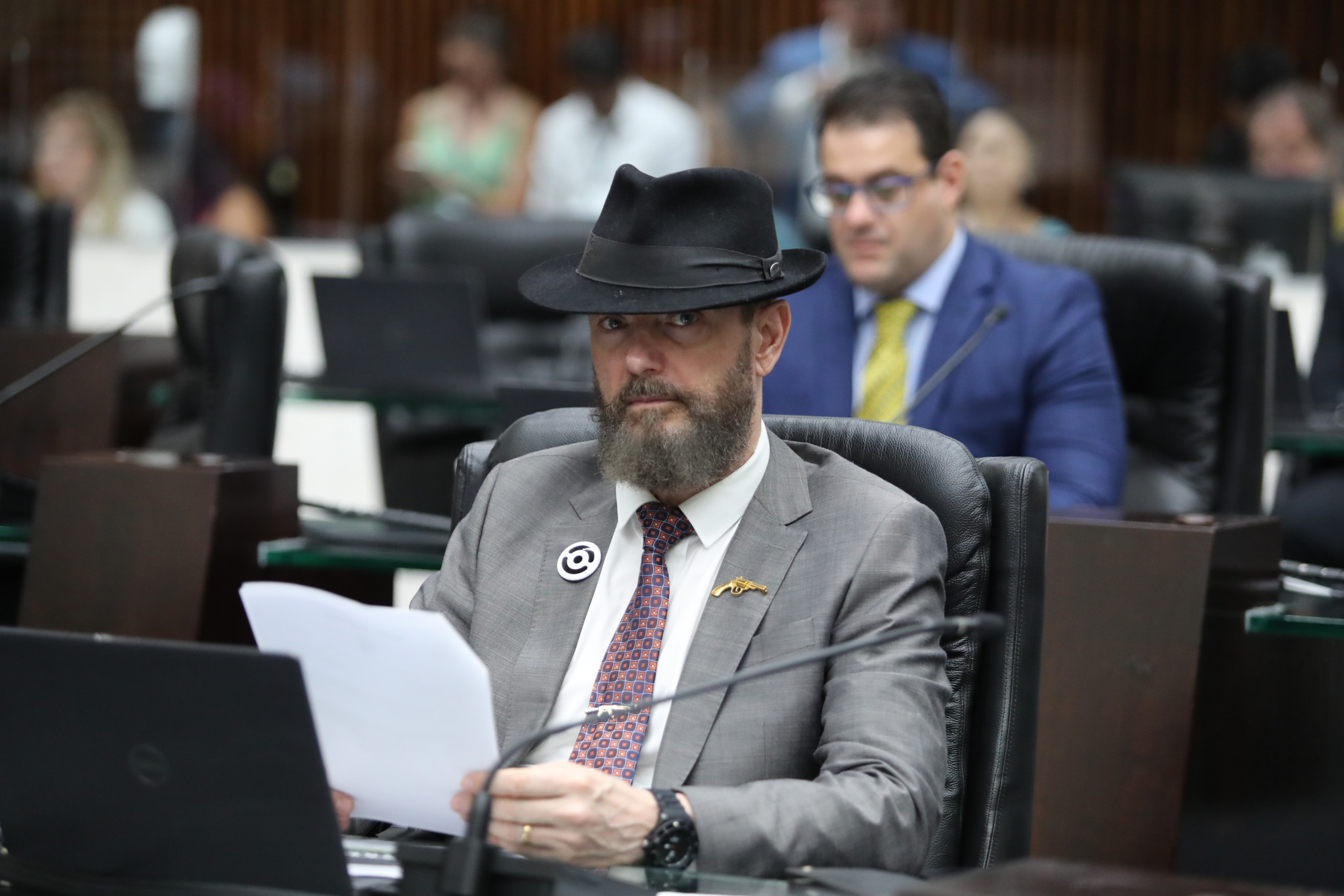 Deputado Tito Barichello (União) apresenta projeto de lei para combater comércio ilícito de materiais metálicos no Paraná