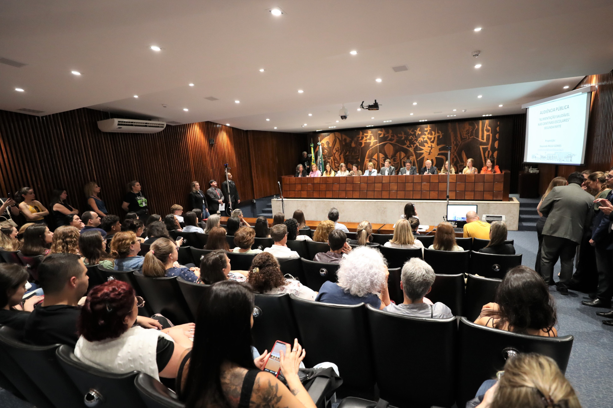 Audiência Pública debate qualidade da alimentação nas escolas paranaenses