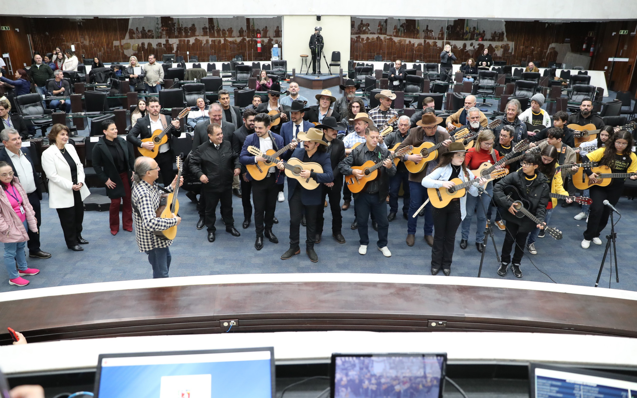 Assembleia realiza 1ª celebração do Dia Estadual da Música e Viola Caipira