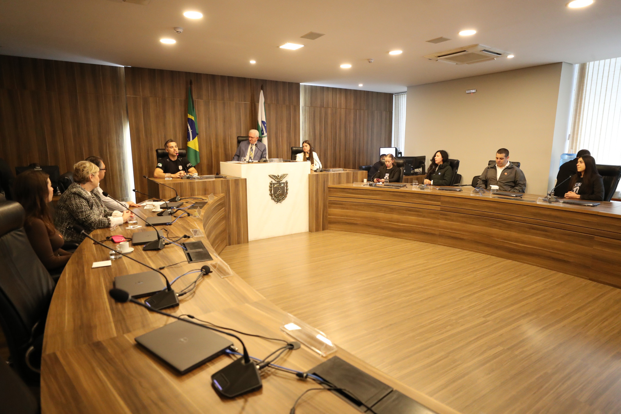 Assembleia Legislativa promove debate sobre políticas públicas e desafios enfrentados pela causa animal no Paraná