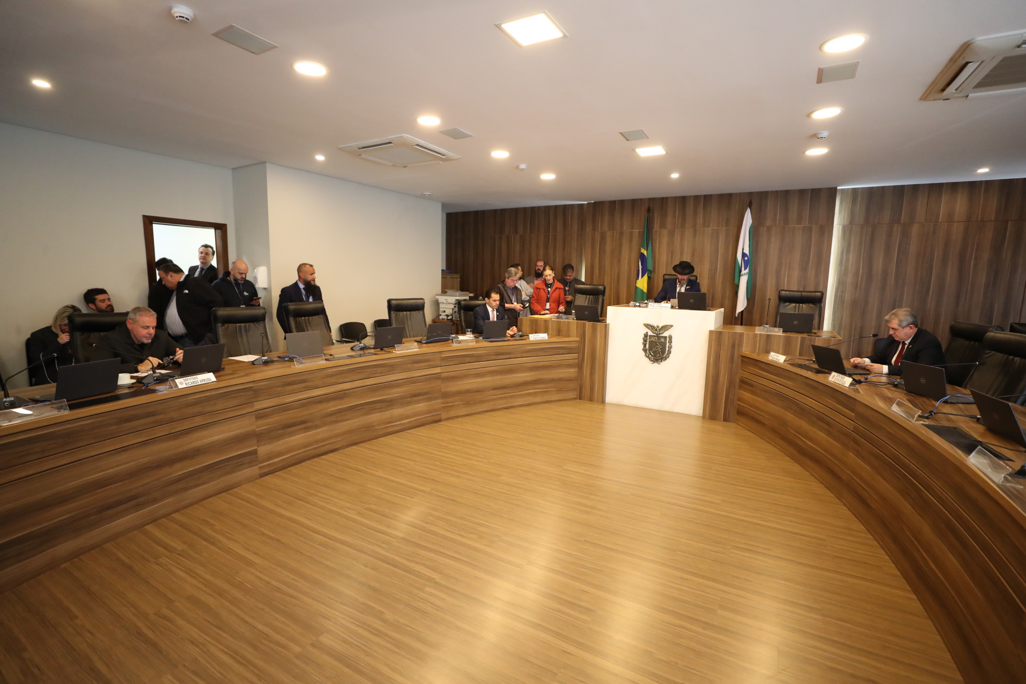 Proposta que amplia o alcance do Programa Colégios Cívico-Militares avança nas comissões de Educação e Segurança Pública