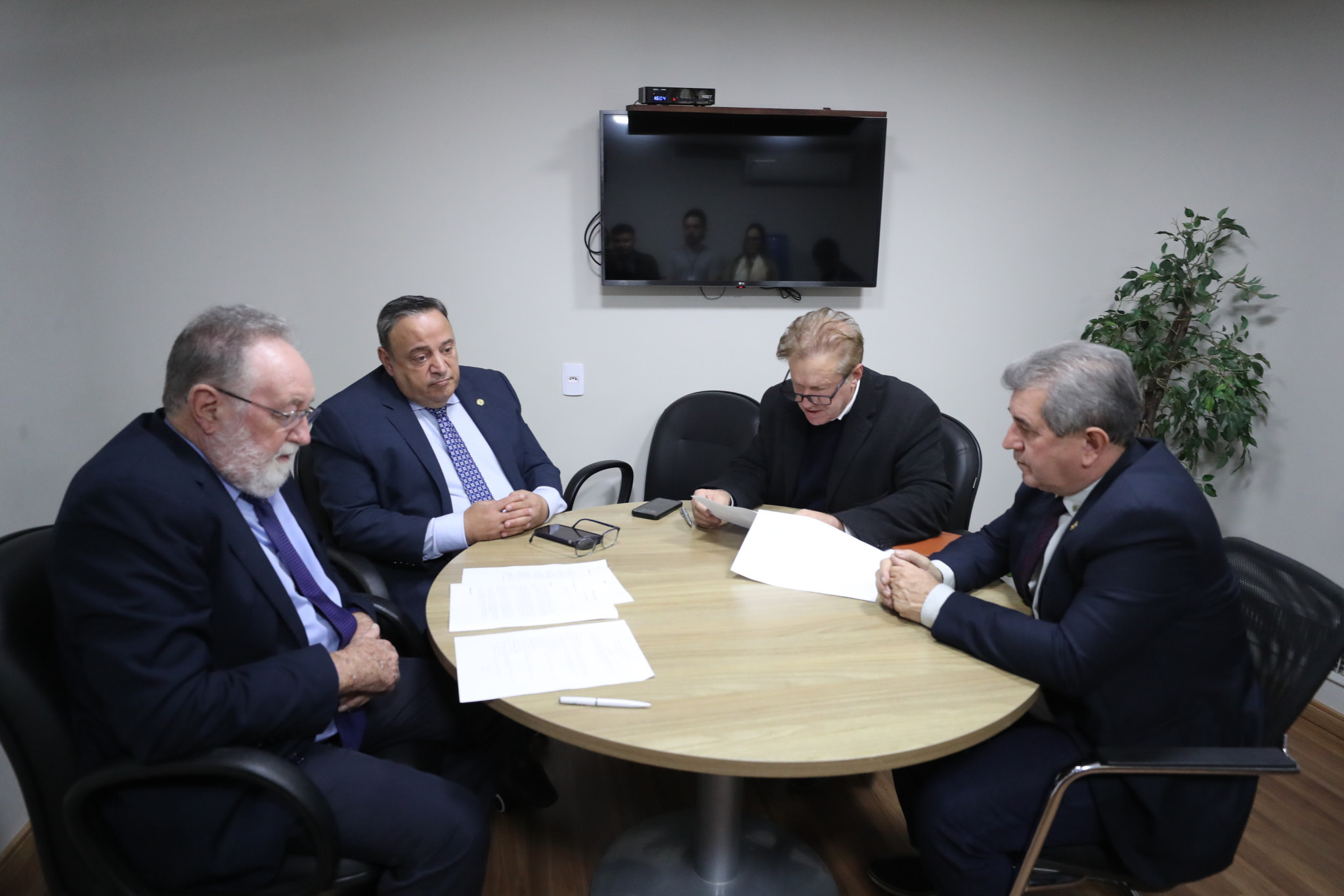 Comissão de Saúde aprova projetos de conscientização e criação de funções comissionadas