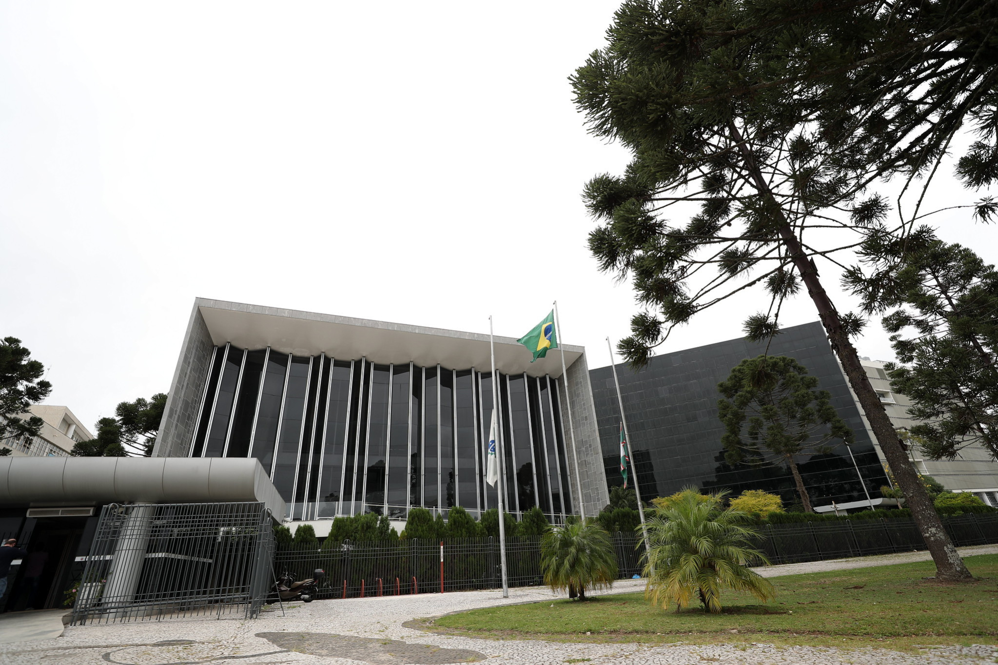 Assembleia pede investigação sobre fakenews e cibercrimes