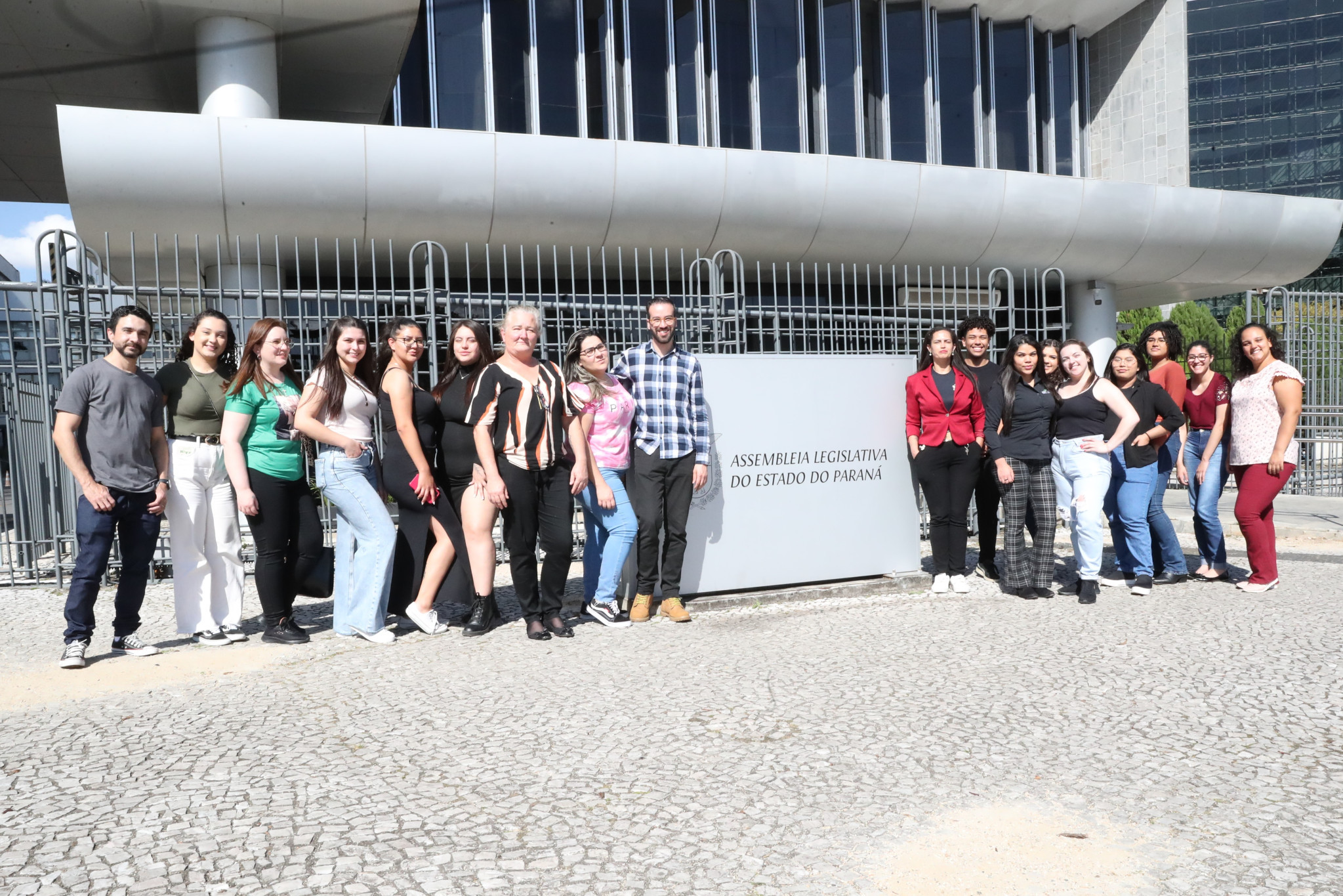 Alunos do curso técnico em Administração visitam a Assembleia