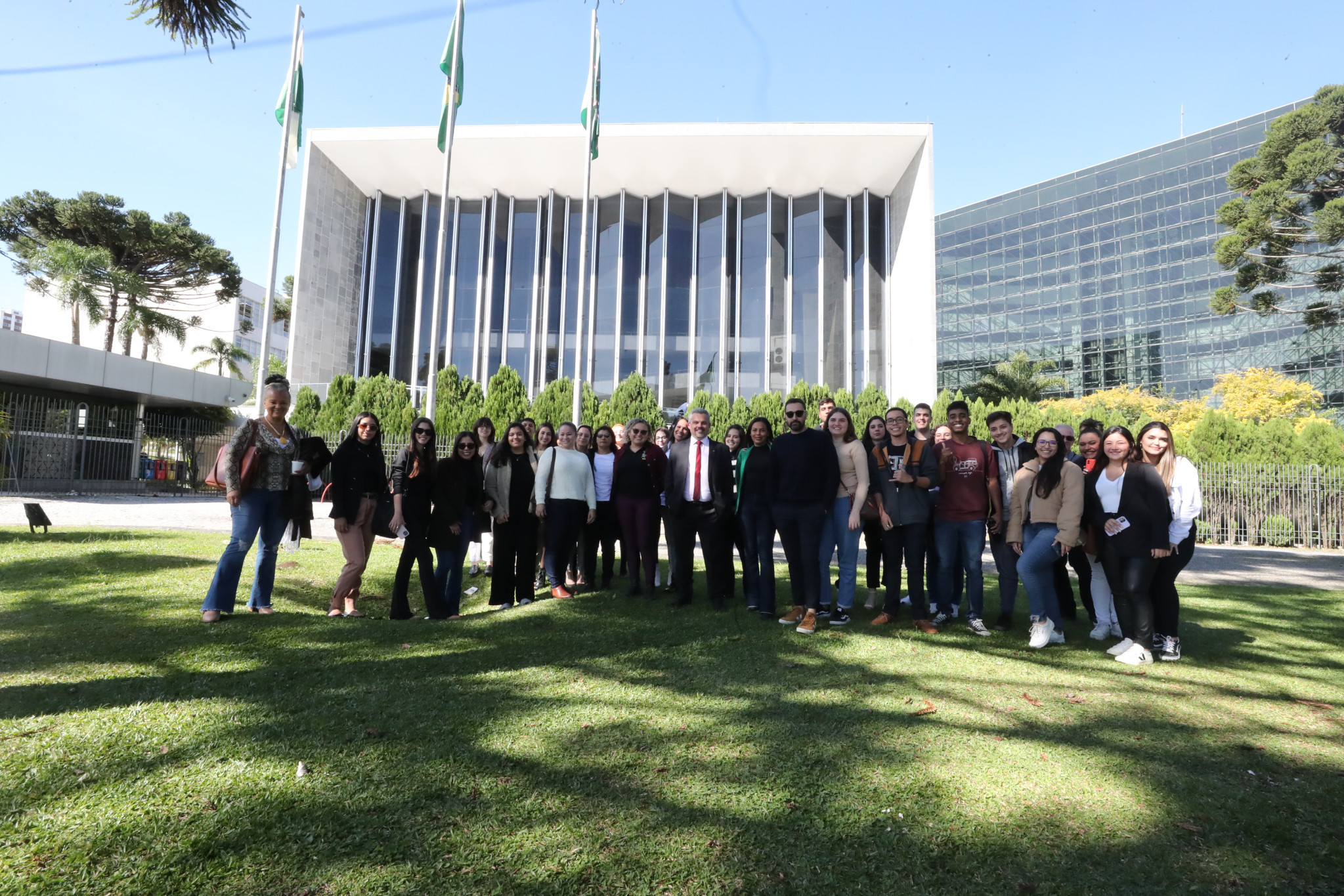 Alunos da Isulpar visitam a Assembleia Legislativa