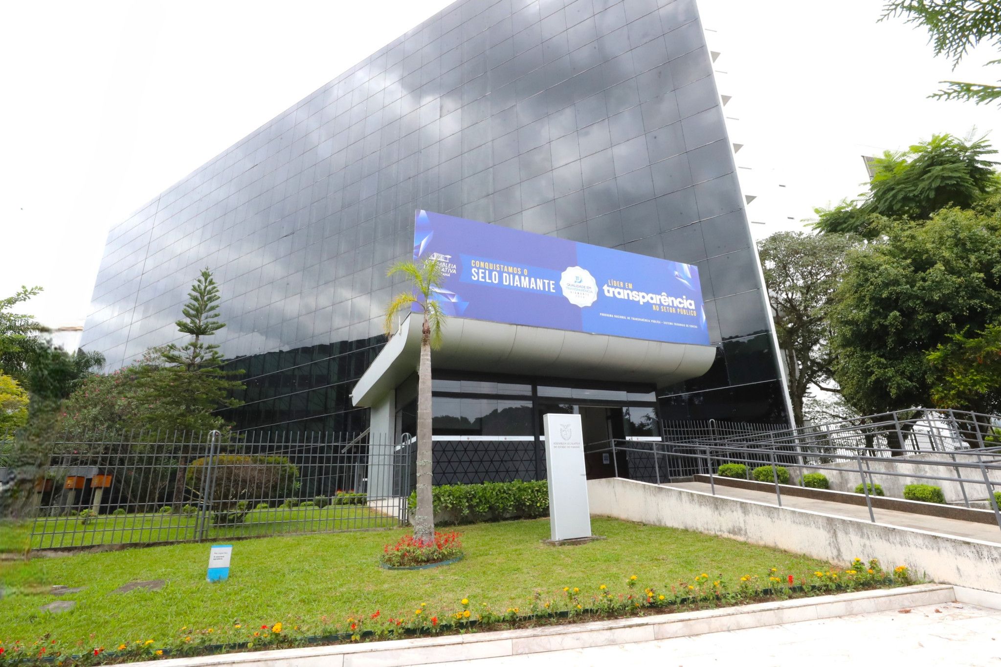 Assembleia nos Bairros, mutirão da DPE-PR e prestação de contas do governo são destaques na agenda legislativa