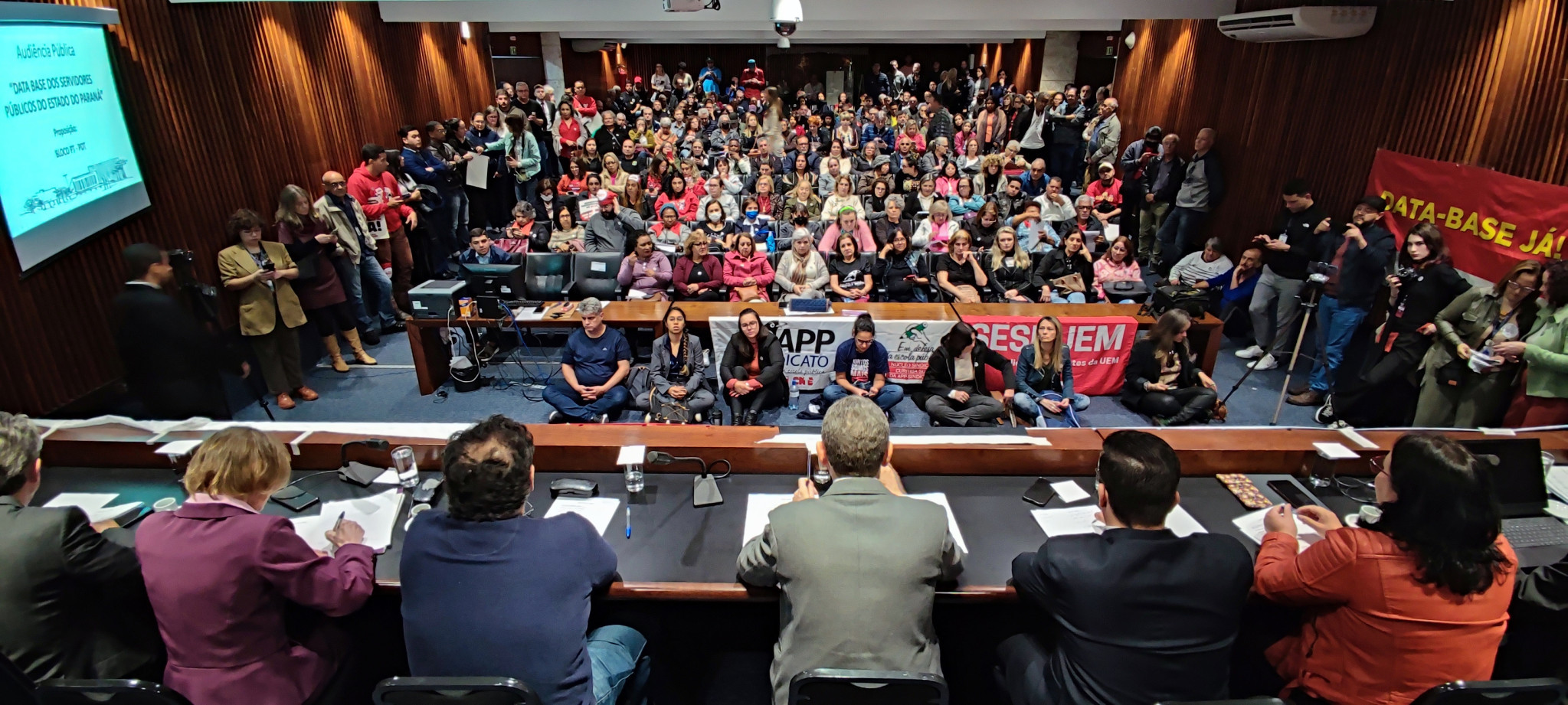 Em Audiência Pública, deputados e servidores reforçam necessidade de negociação da data-base