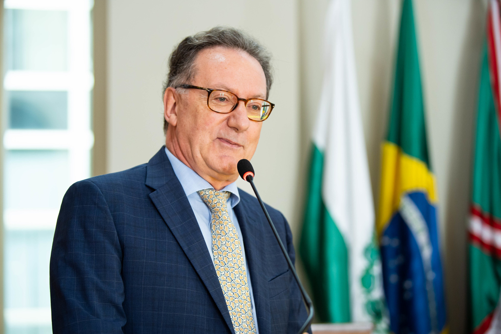 Assembleia Legislativa homenageia o cônsul-geral da Itália em Curitiba