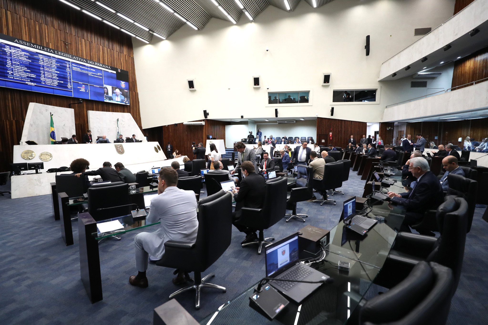 Avança projeto que amplia divulgação dos canais de denúncia contra abuso e exploração sexual de crianças e adolescentes