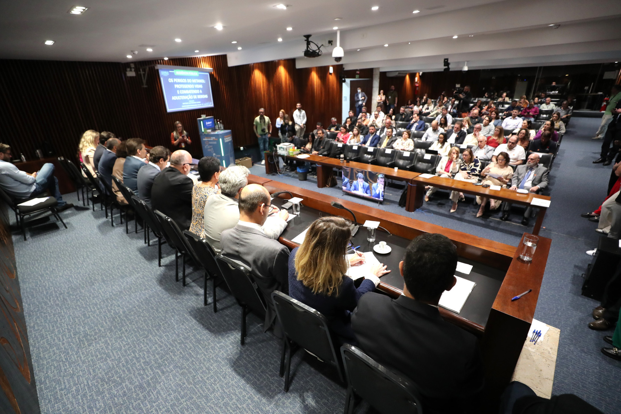 Audiência Pública aponta soluções para a crise no setor de bebidas provocada por casos de intoxicação por metanol