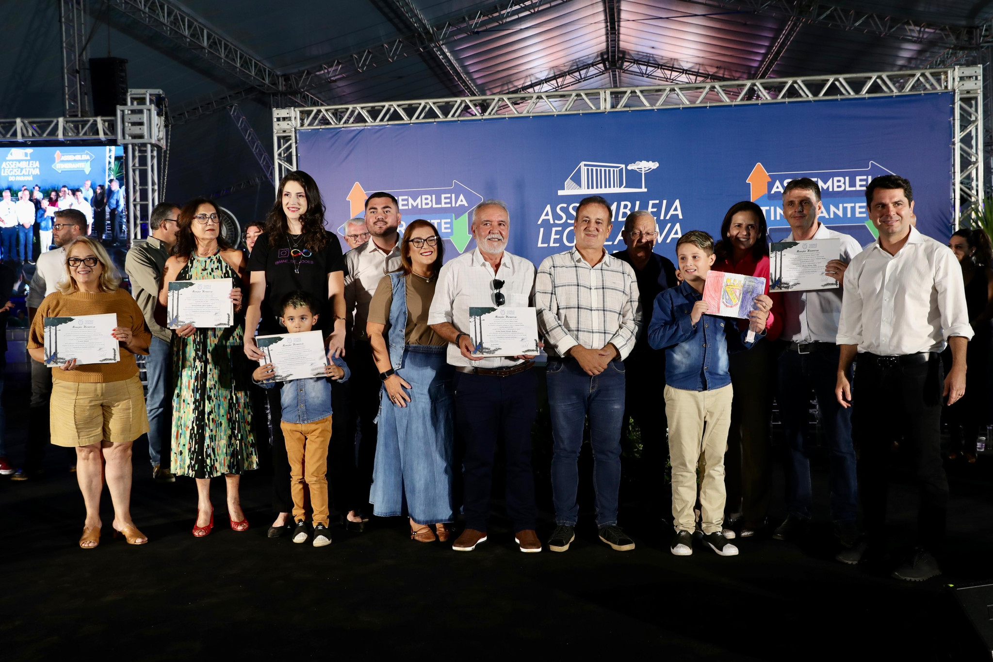 Deputado Moacyr Fadel (PSD) homenageia personalidades de Telêmaco Borba durante Assembleia Itinerante